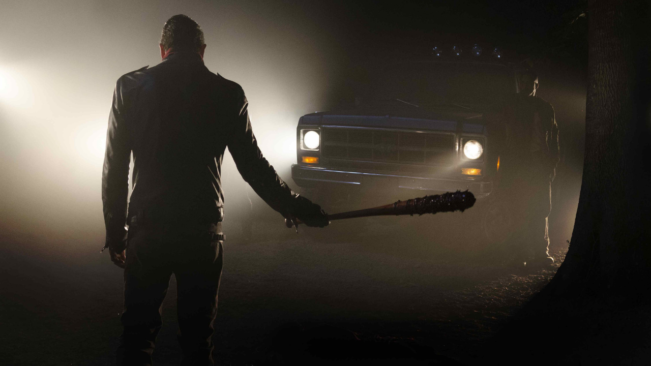 Negan, The Walking Dead - Staffel 7, Nebel, Licht, Stehend. Wallpaper in 1280x720 Resolution