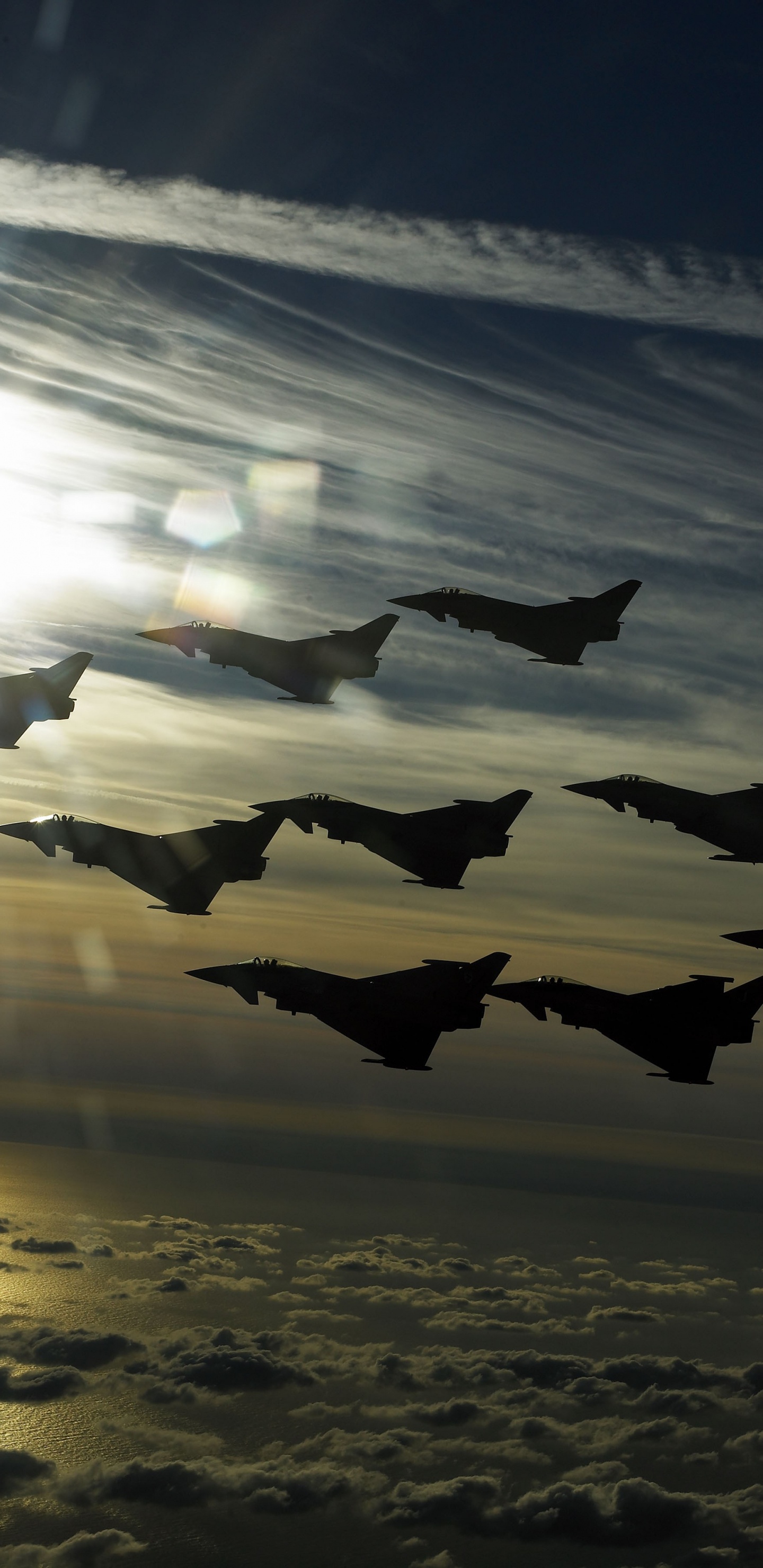 Silueta de Pájaros Volando Sobre el Mar Durante la Puesta de Sol. Wallpaper in 1440x2960 Resolution