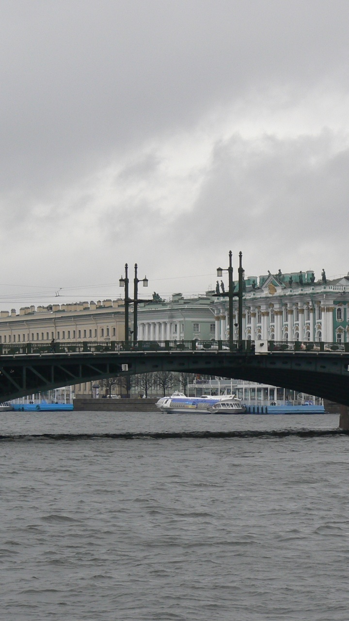 White and Brown Bridge Under White Clouds During Daytime. Wallpaper in 720x1280 Resolution