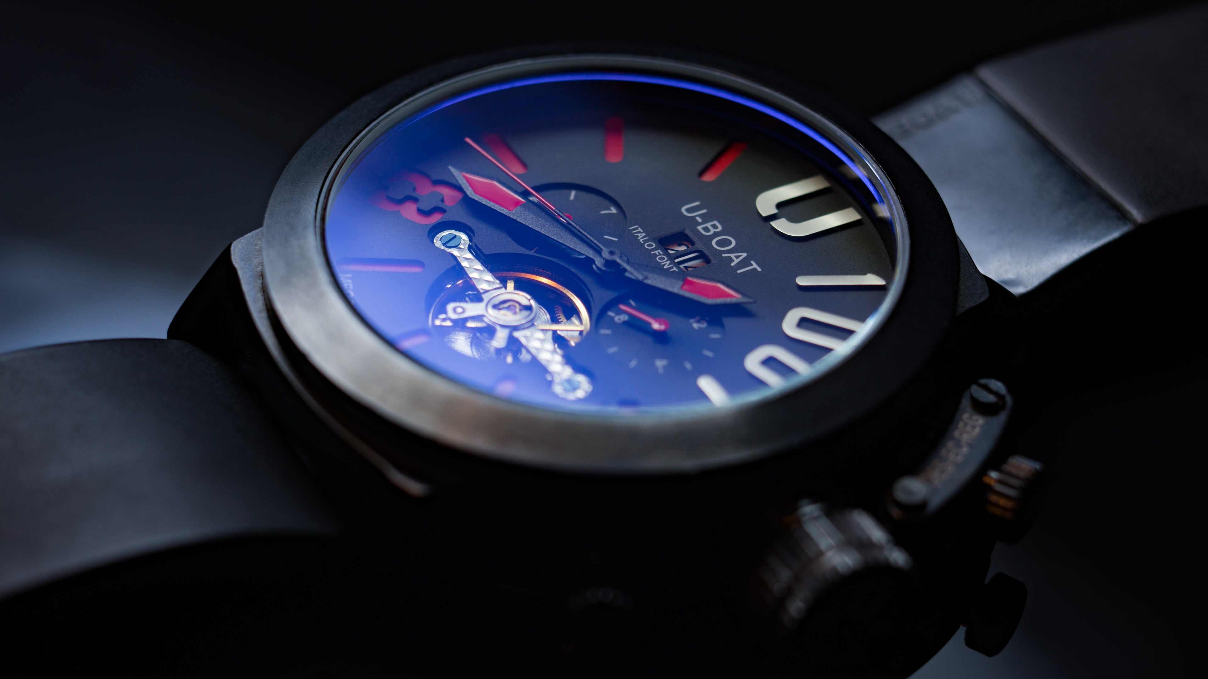 Reloj Analógico Redondo Negro y Azul. Wallpaper in 3840x2160 Resolution