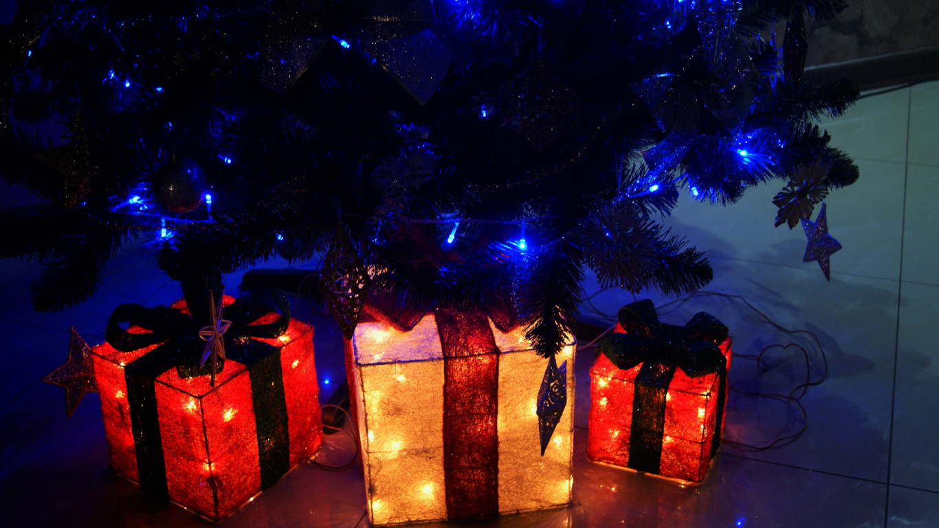 Lumière, Les Lumières de Noël, Nouvelle Année, Le Jour De Noël, Arbre du Nouvel An. Wallpaper in 1366x768 Resolution