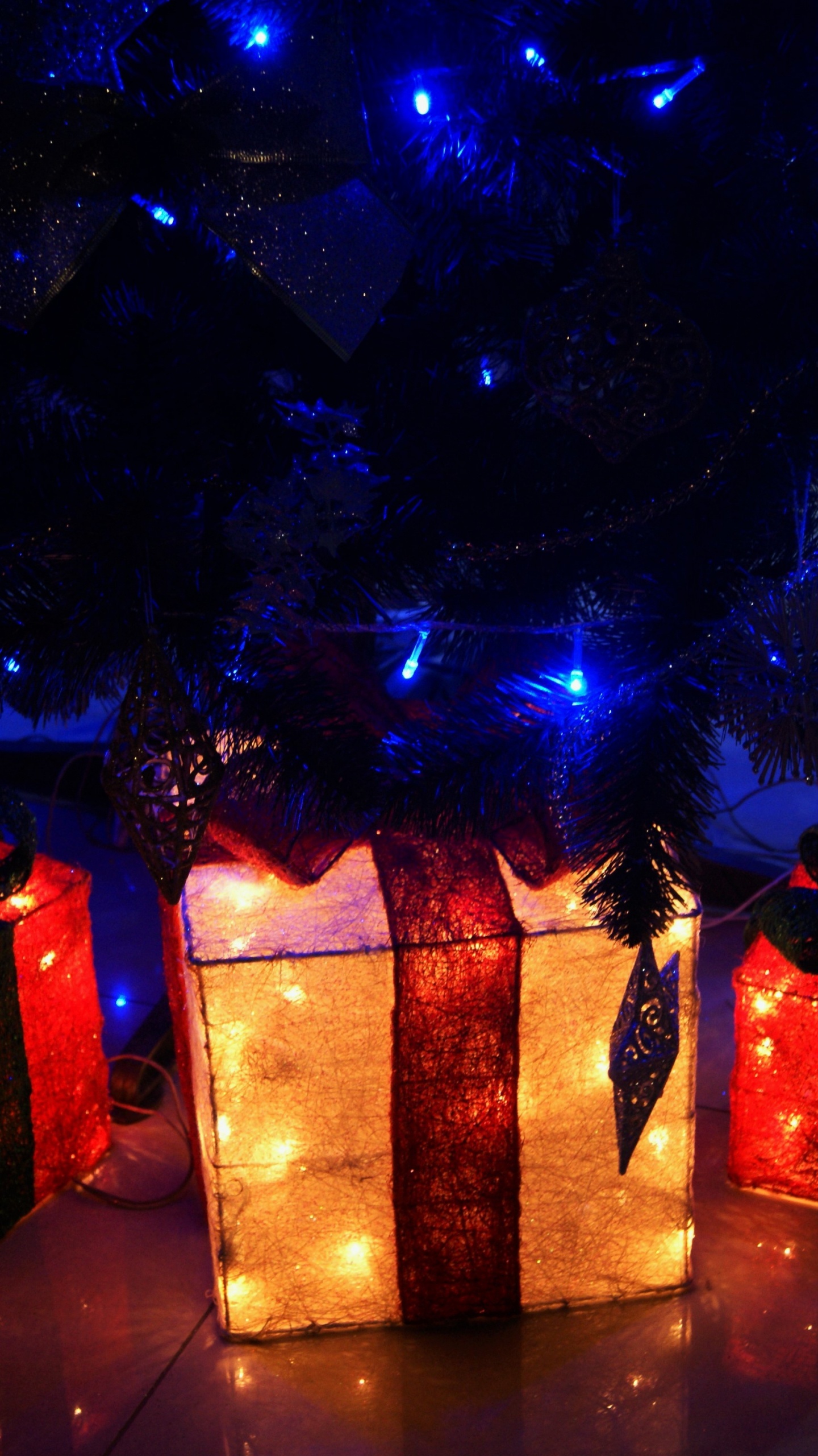 Lumière, Les Lumières de Noël, Nouvelle Année, Le Jour De Noël, Arbre du Nouvel An. Wallpaper in 1440x2560 Resolution