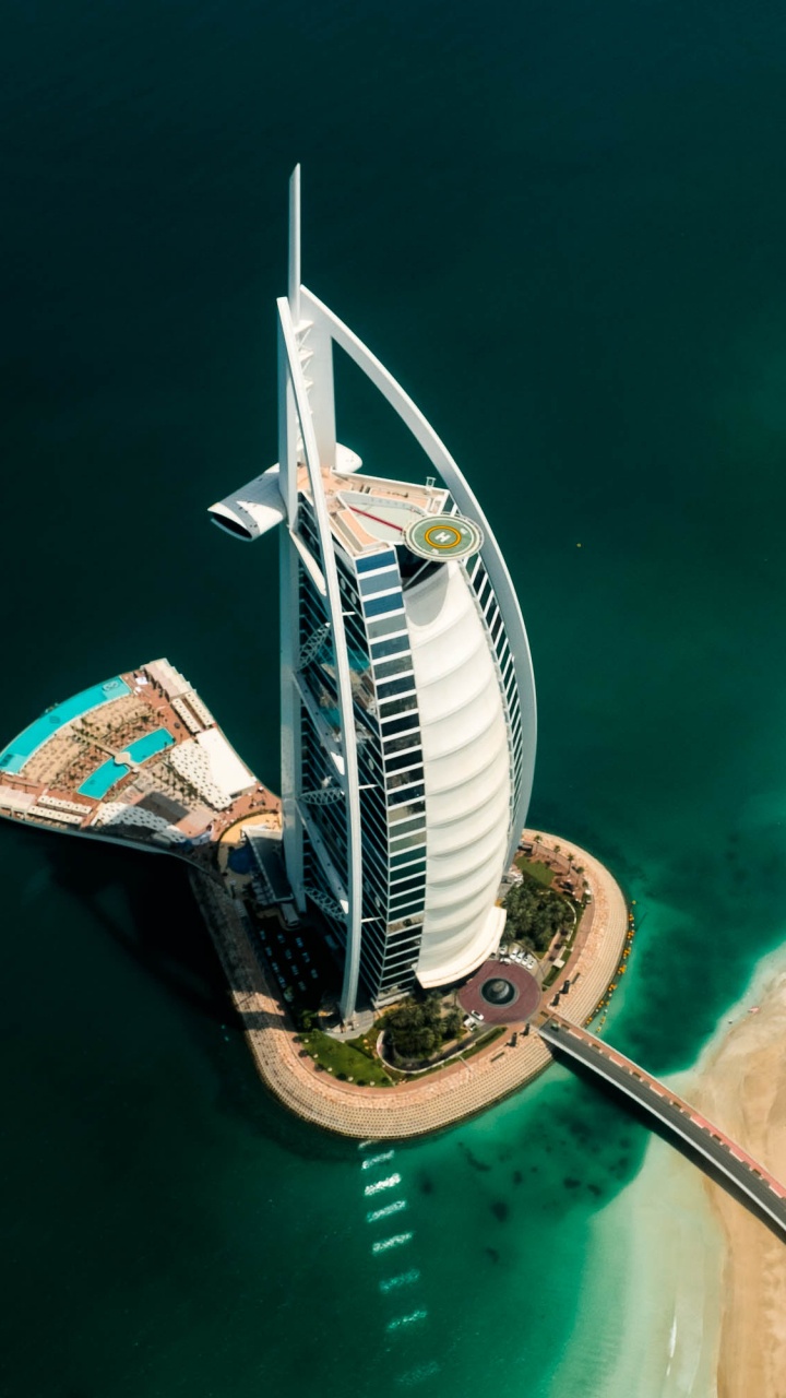 Voilier Blanc et Noir Sur L'eau. Wallpaper in 720x1280 Resolution