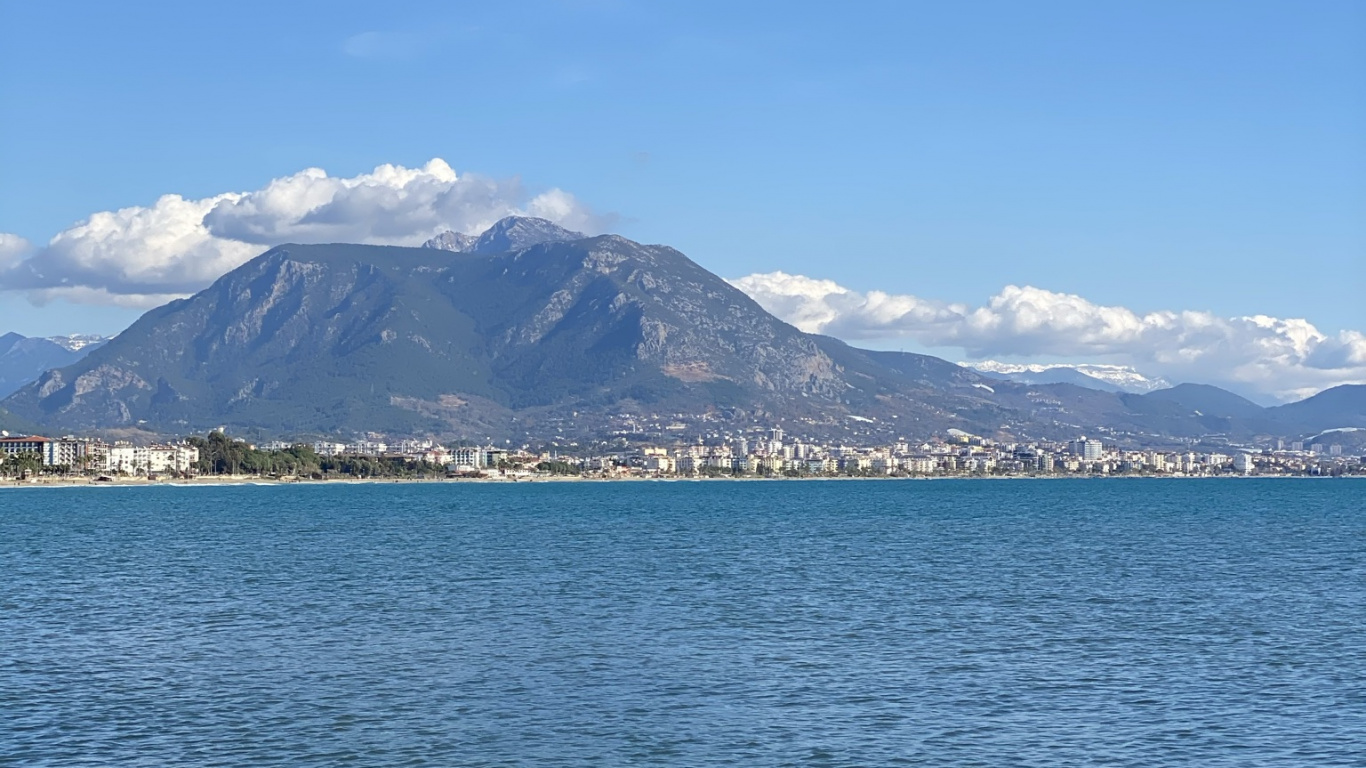 Château D'Alanya-Ikale, Eau, Lac, Banque, Horizon. Wallpaper in 1366x768 Resolution