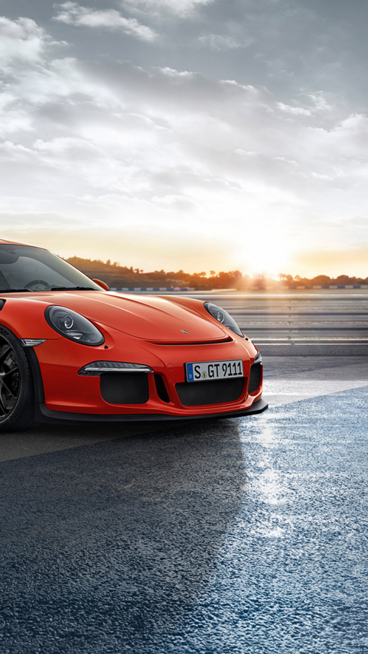 BMW m 3 Rouge Sur Route Sous Ciel Nuageux. Wallpaper in 750x1334 Resolution