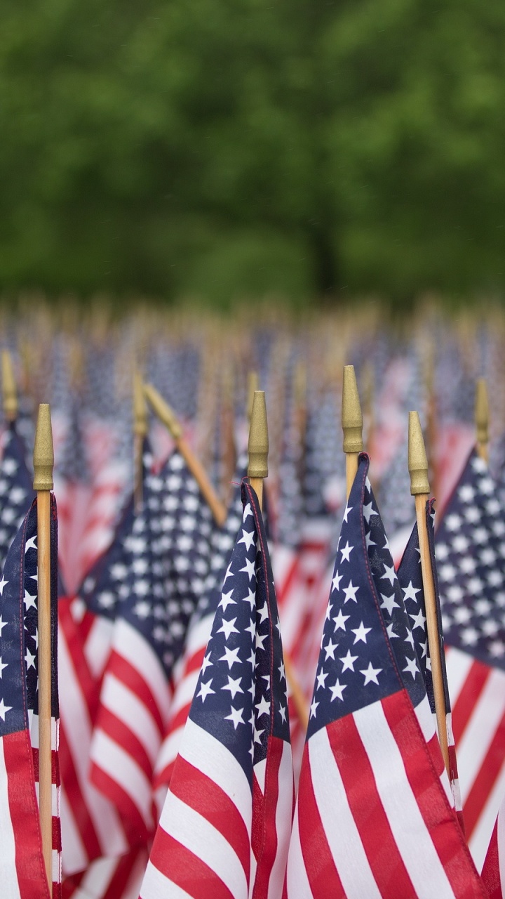 us a Flags in The Field. Wallpaper in 720x1280 Resolution