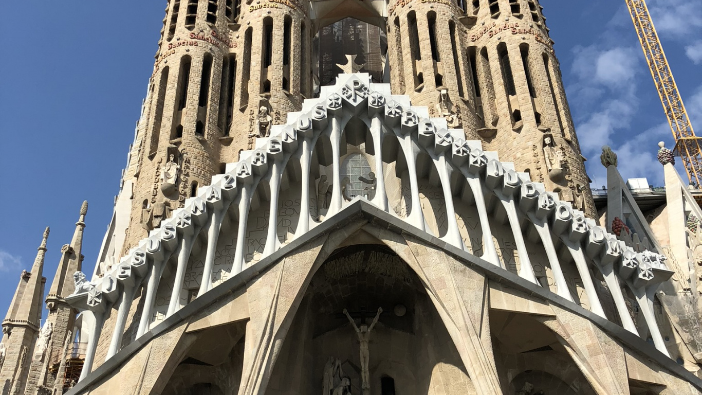 Barcelona, La Sagrada Familia, Architecture, Facade, Landmark. Wallpaper in 1366x768 Resolution