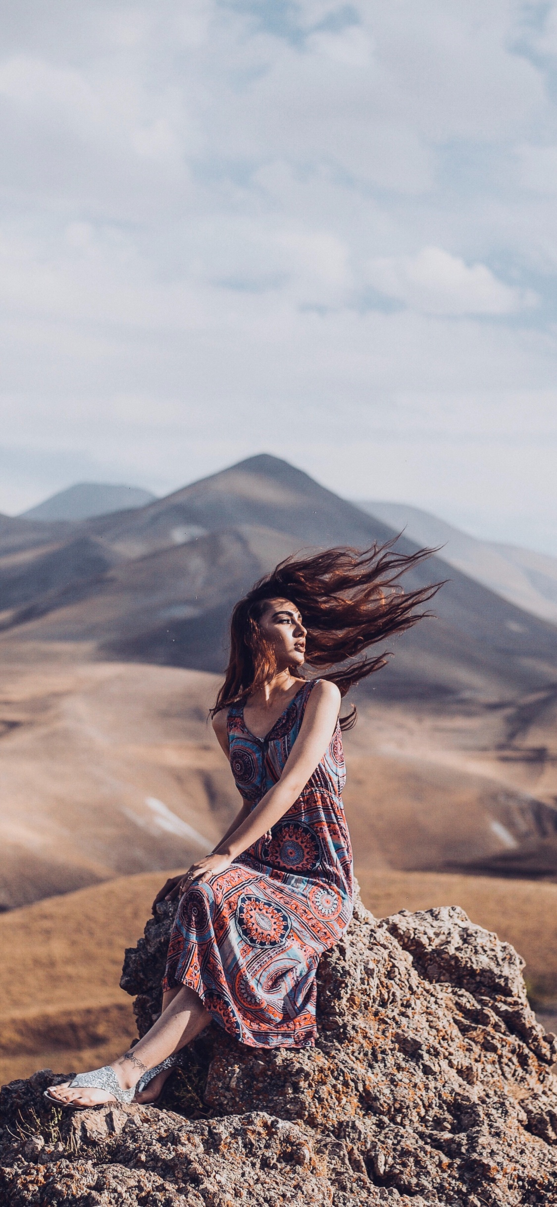 Rêve Lucide, Rêve, Les Reliefs Montagneux, Rock, L'homme. Wallpaper in 1125x2436 Resolution