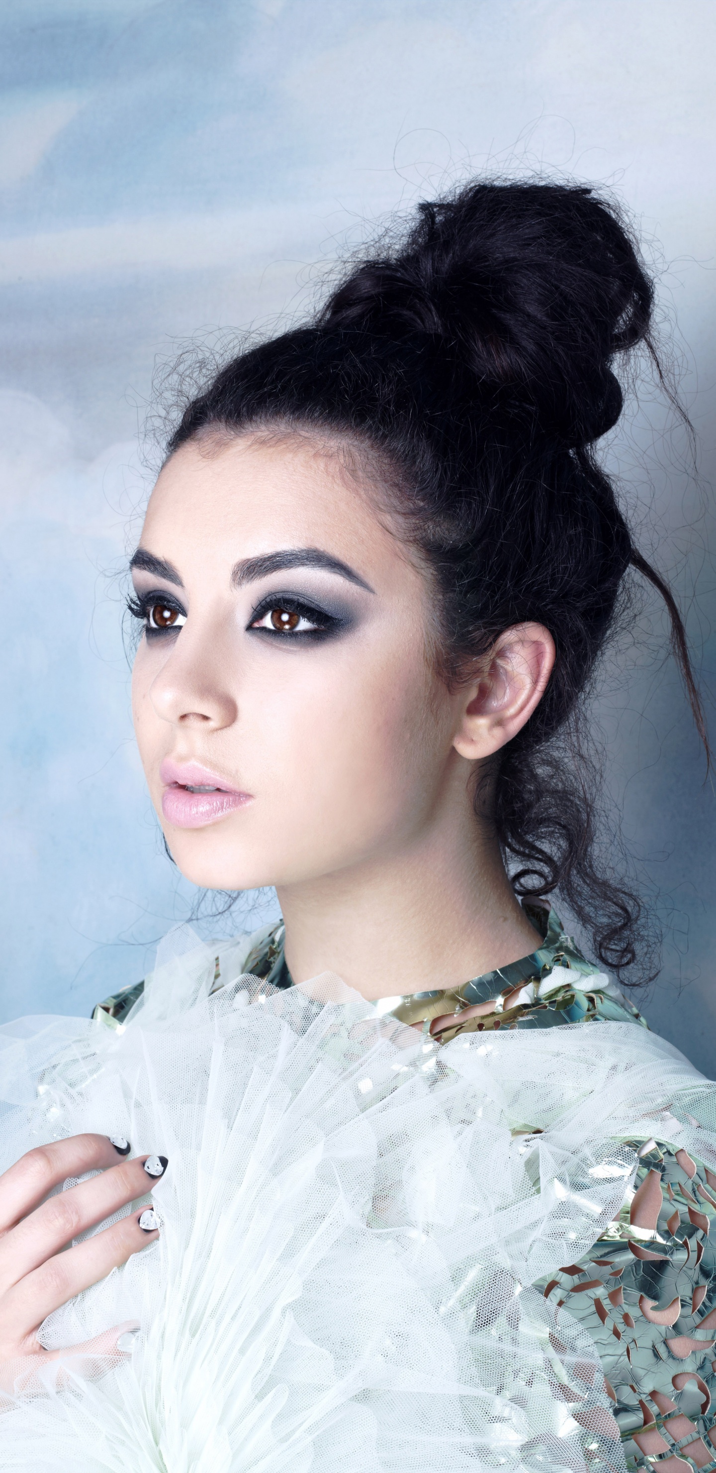Charli Xcx, Cheveu, White, Beauté, Coiffure. Wallpaper in 1440x2960 Resolution