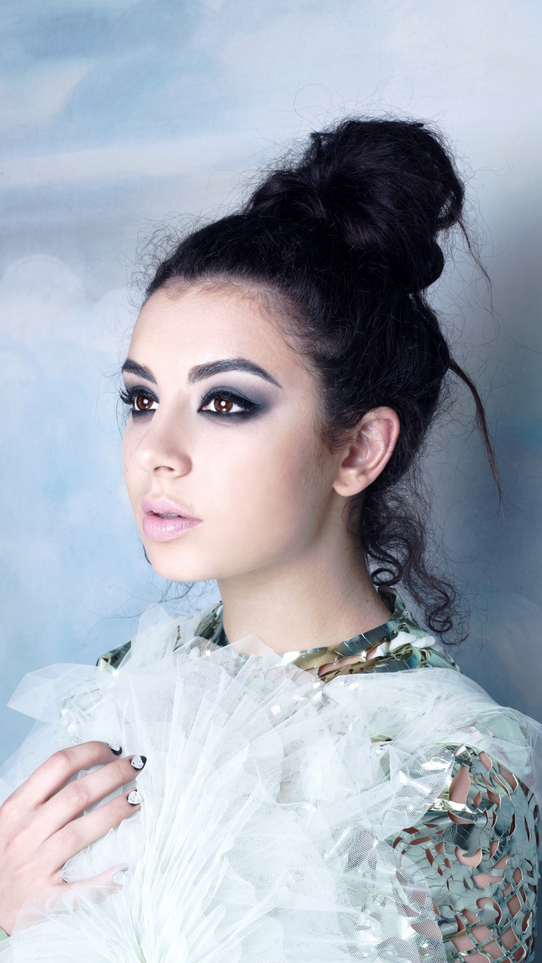 Charli Xcx, Haar, Wei, Schönheit, Frisur. Wallpaper in 1080x1920 Resolution