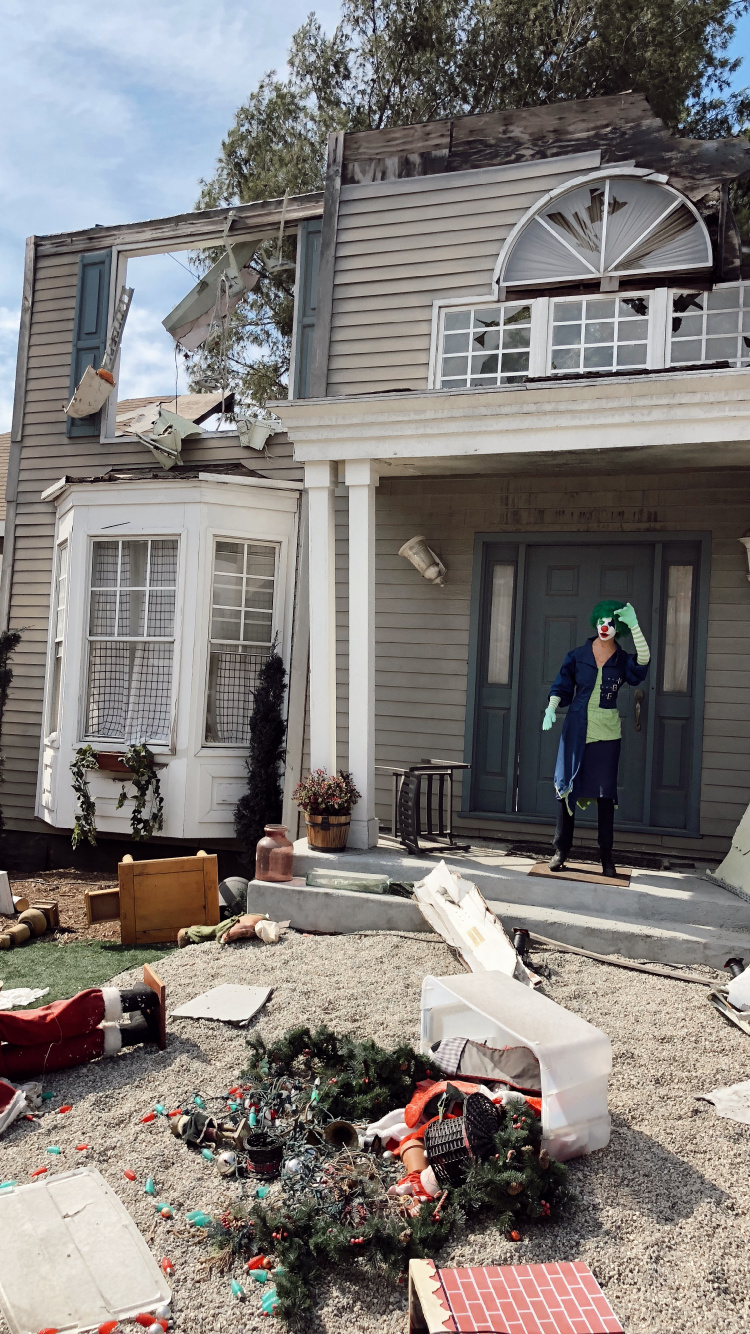 Techo, Propiedad, Edificio, Inmueble, Escalera. Wallpaper in 750x1334 Resolution