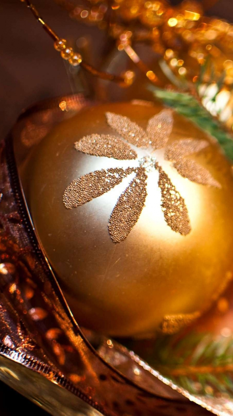 Neujahr, Weihnachten, Weihnachtsdekoration, Christmas Ornament, Weihnachtsbaum. Wallpaper in 750x1334 Resolution