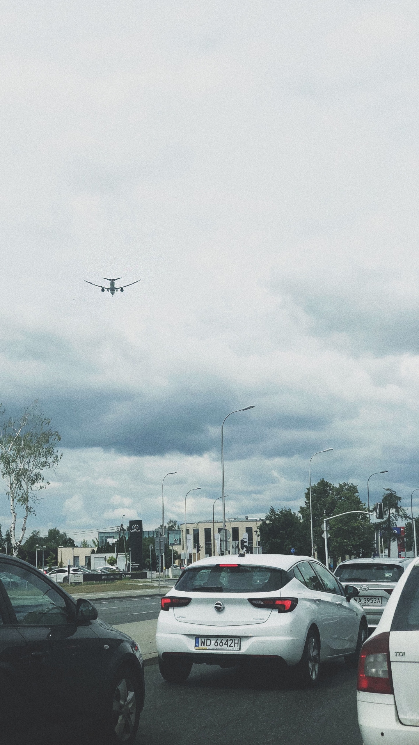 König, Cloud, Automotive Exterieur, Automotive Lighting, Street Light. Wallpaper in 1440x2560 Resolution