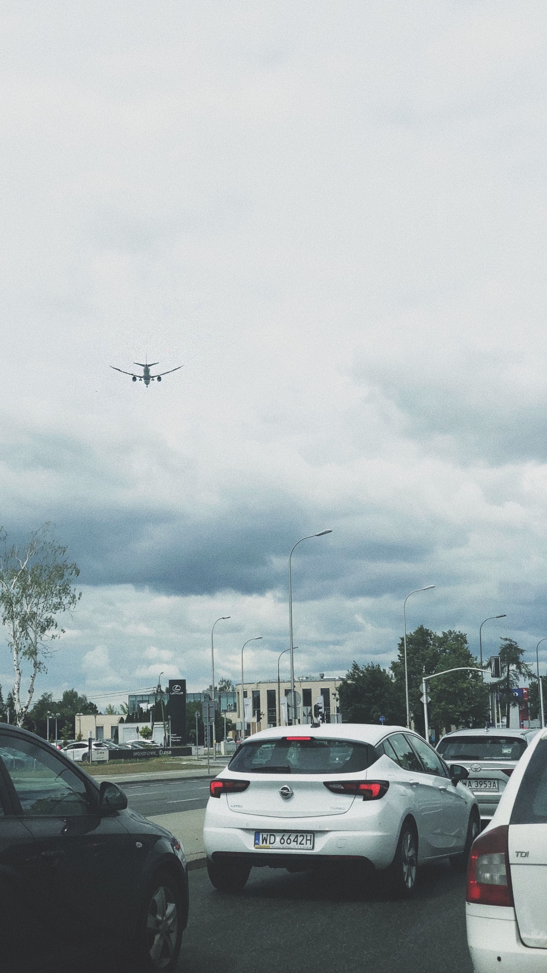 Roi, Extérieurs D'automobile, L'éclairage Automobile, Lumière de Rue. Wallpaper in 1080x1920 Resolution