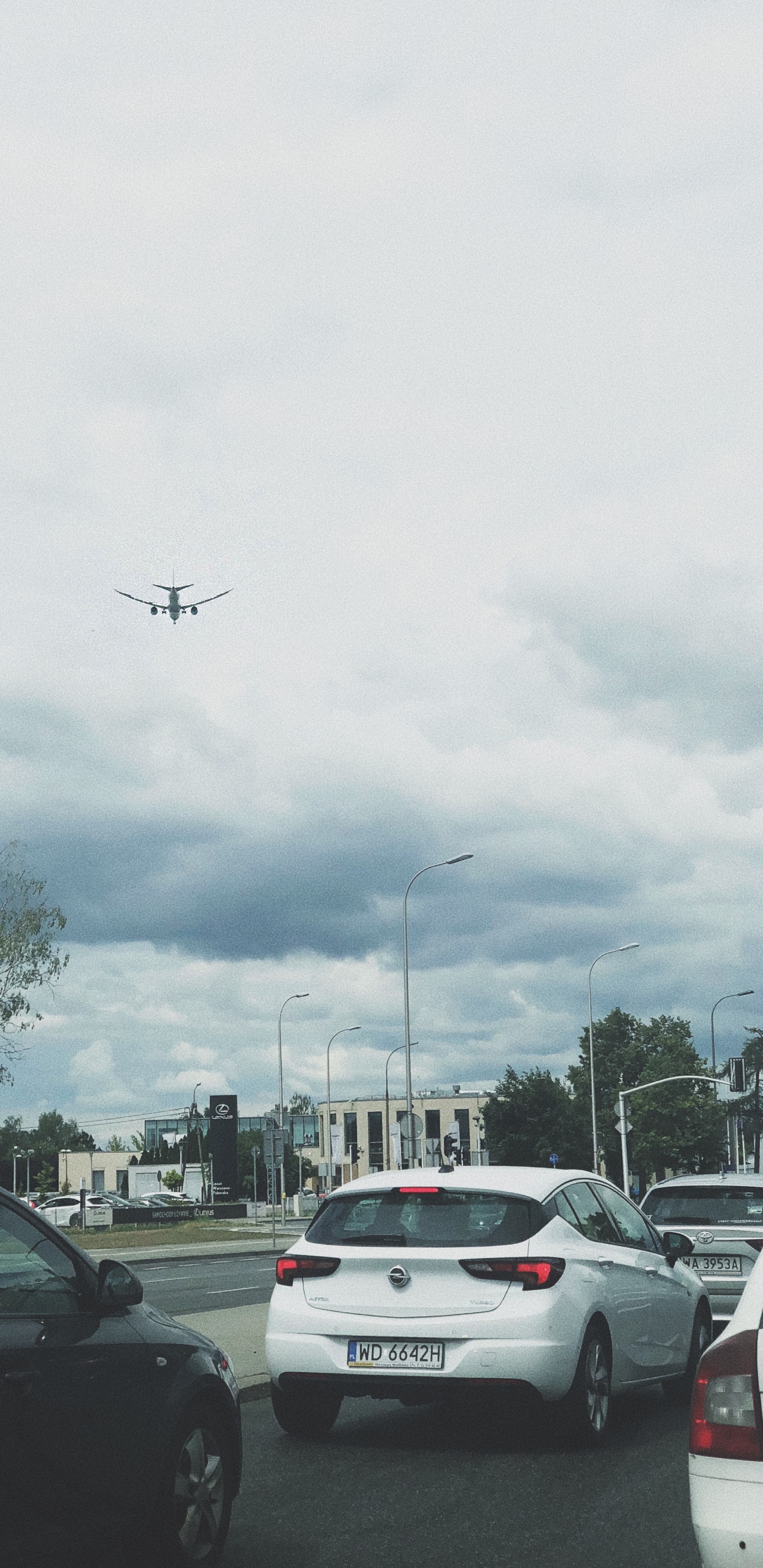 Roi, Extérieurs D'automobile, L'éclairage Automobile, Lumière de Rue. Wallpaper in 1440x2960 Resolution