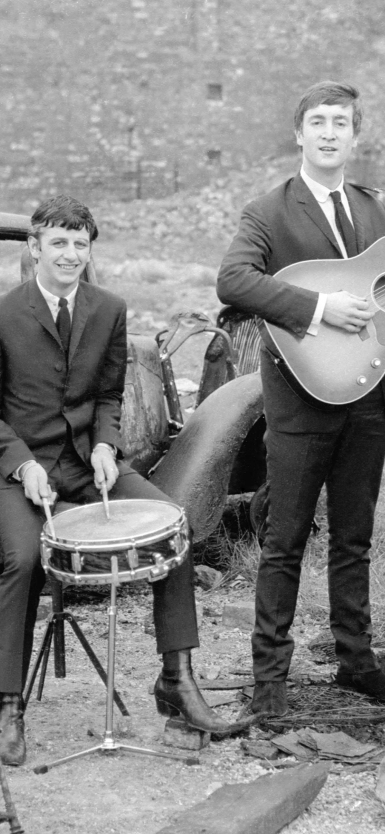 Beatles, Mode Monochrome, Monochrome, Voiture, Noir et Blanc. Wallpaper in 1242x2688 Resolution