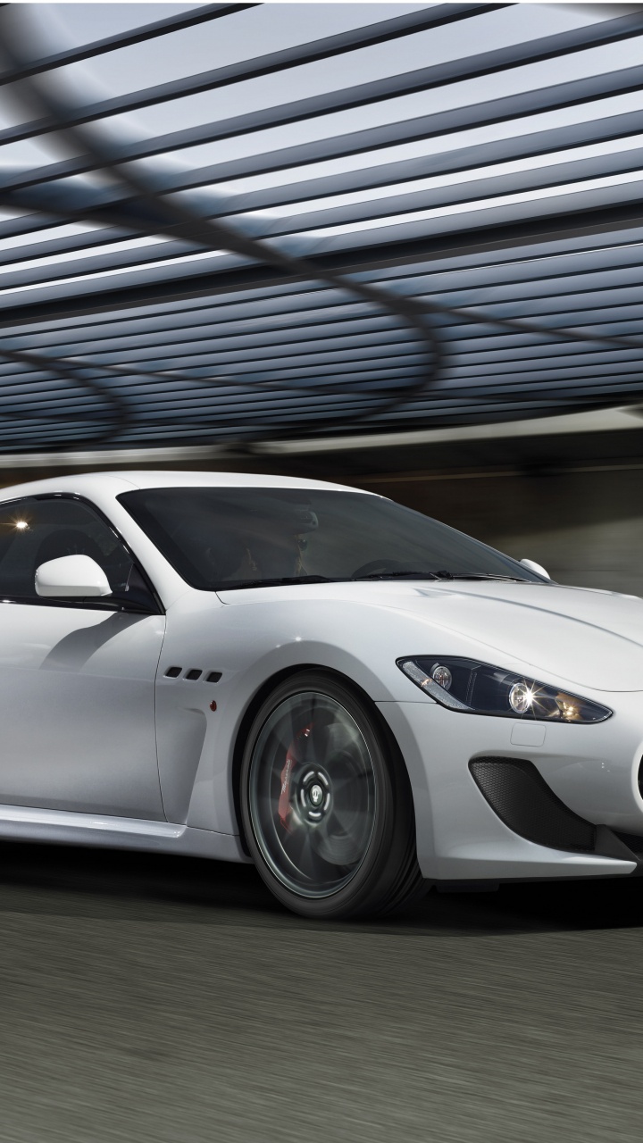 Weiß Bmw m3 Coupé. Wallpaper in 720x1280 Resolution