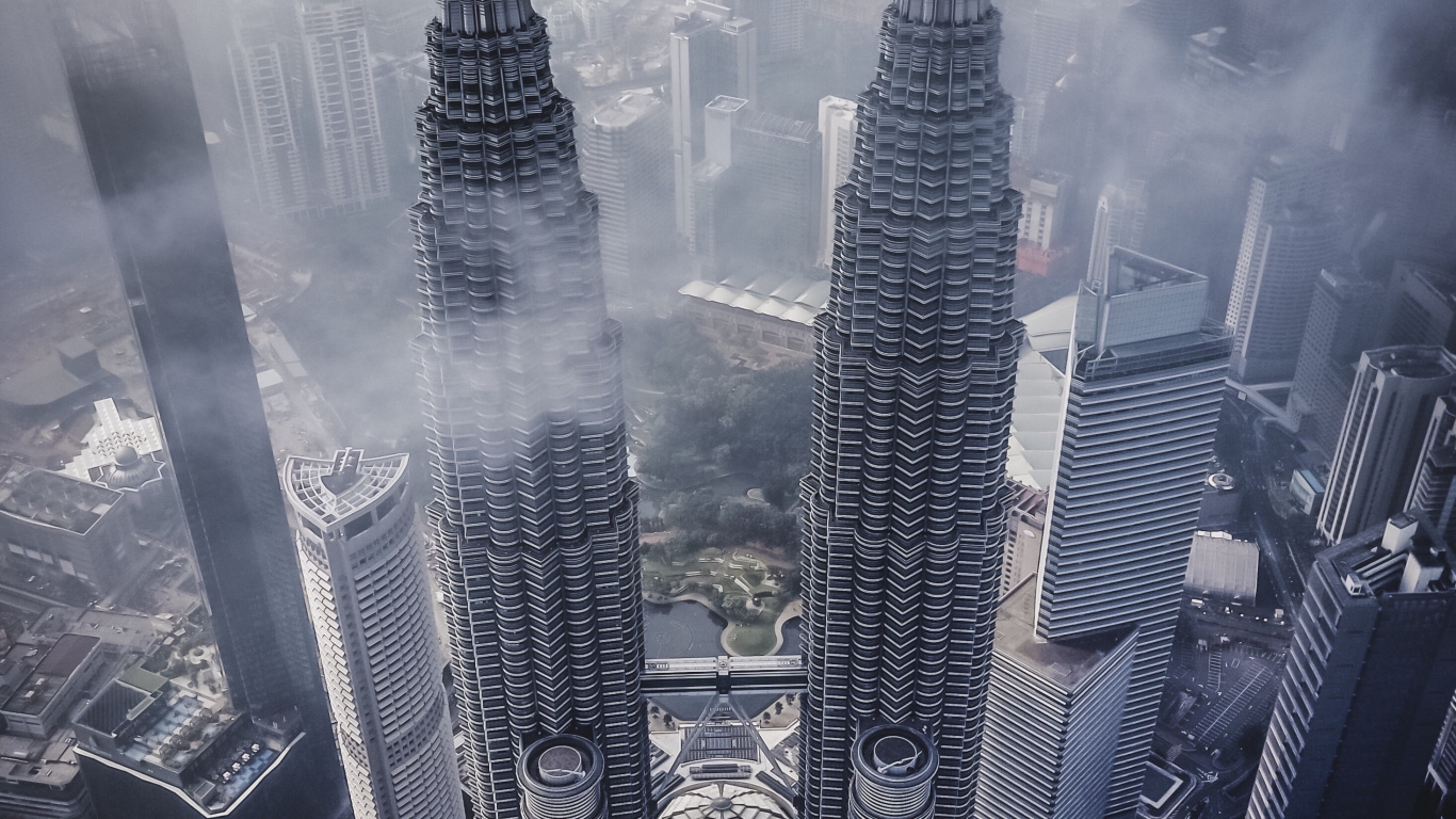 Petronas Twin Towers; Petronas Zwillingstürme, World Trade Center, Wolkenkratzer, Stadtzentrum Von Kuala Lumpur, Tower. Wallpaper in 1366x768 Resolution