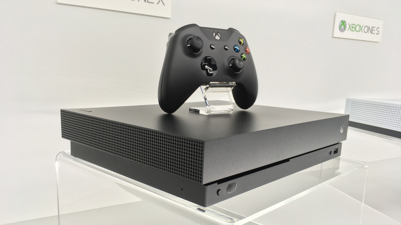 Black Xbox One Game Controller. Wallpaper in 1366x768 Resolution