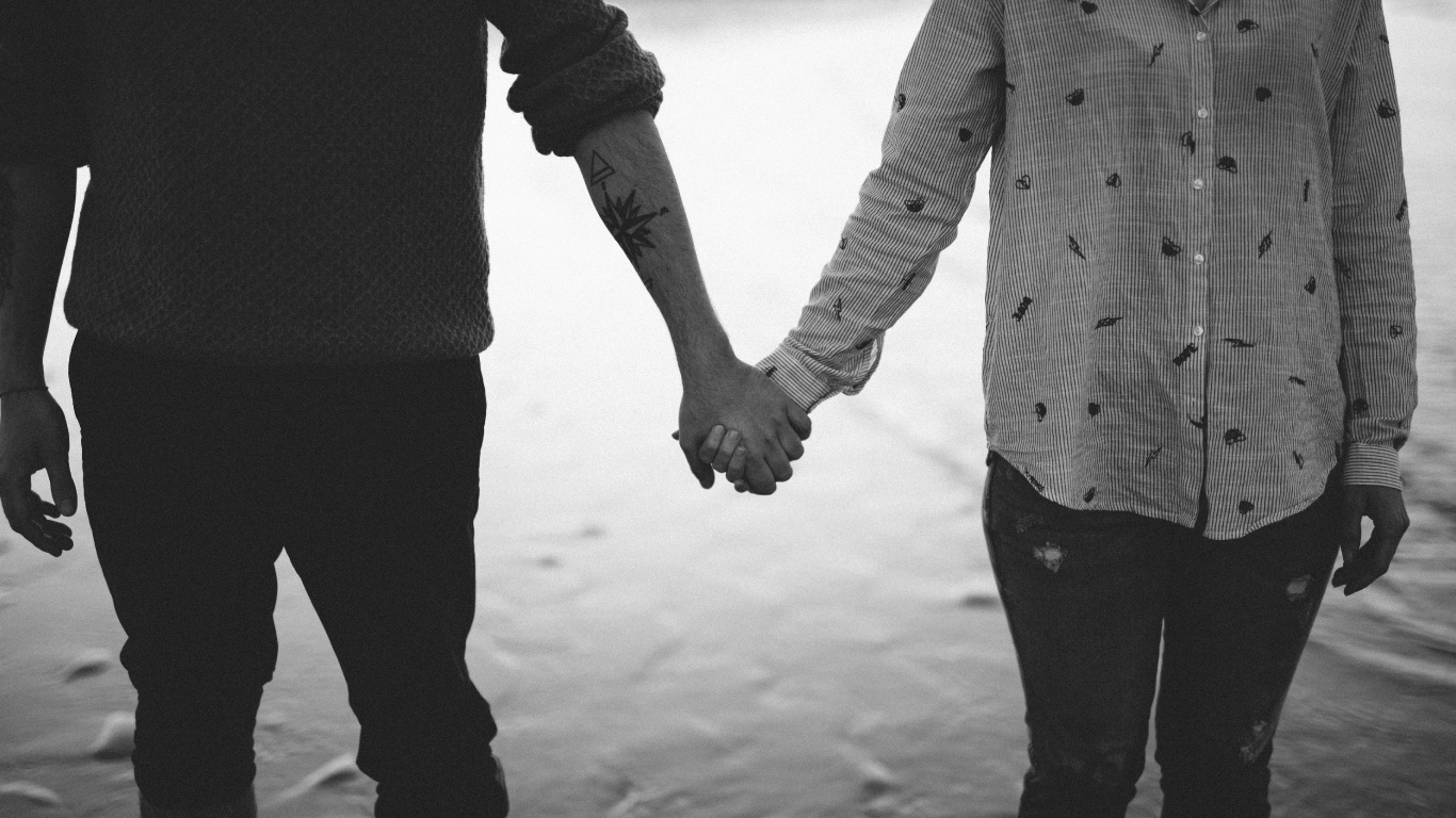 Couple, Holding Hands, White, People, Black. Wallpaper in 1366x768 Resolution