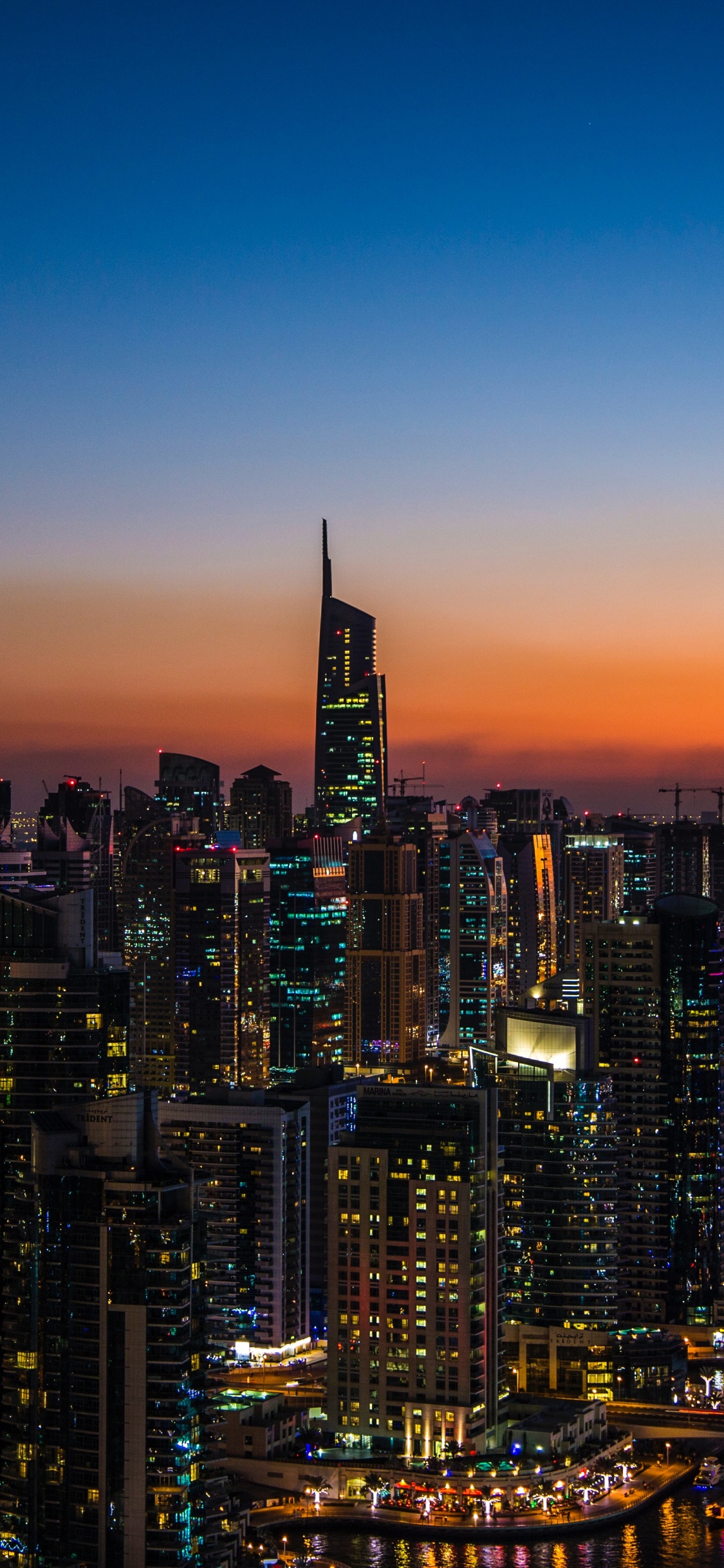 Skyline Der Stadt Bei Nacht Night. Wallpaper in 1125x2436 Resolution