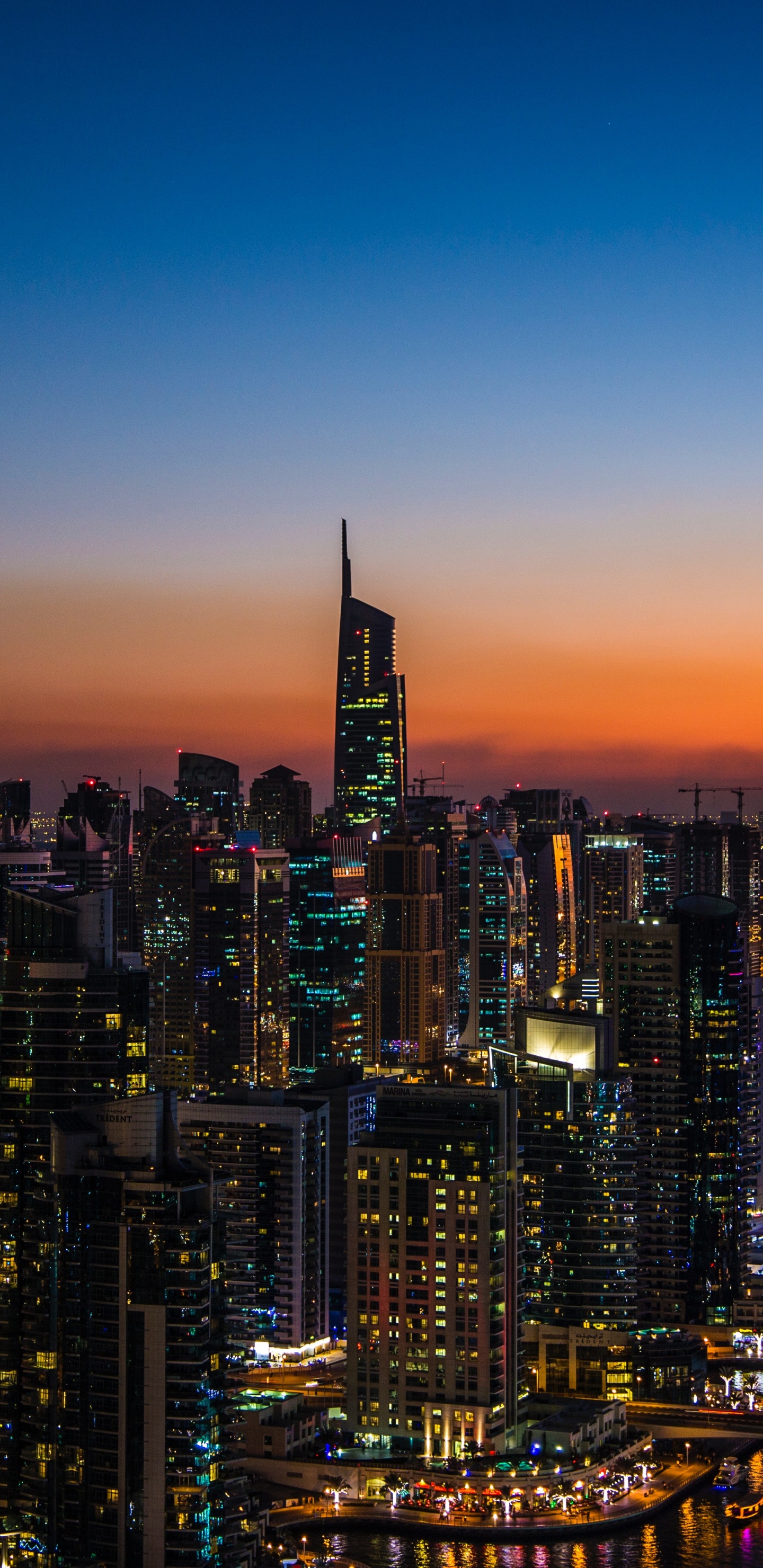 Skyline Der Stadt Bei Nacht Night. Wallpaper in 1440x2960 Resolution