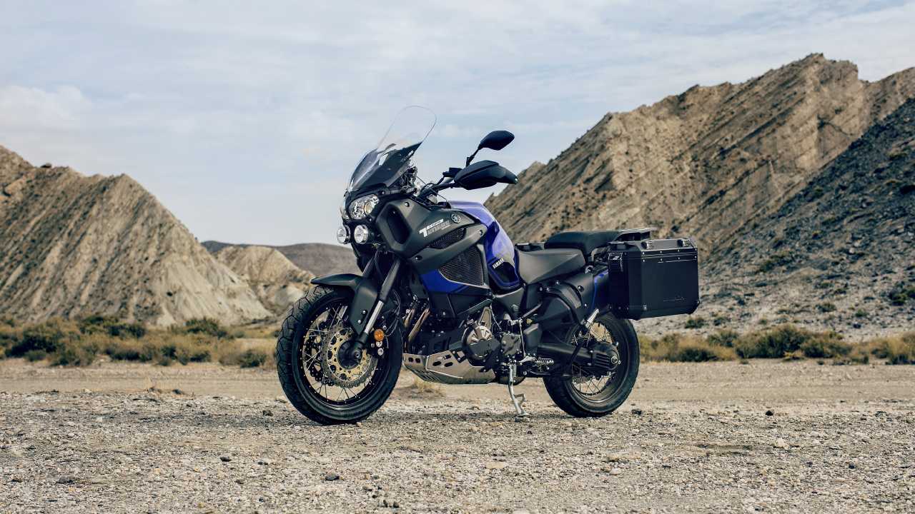 Black Motorcycle on Brown Field During Daytime. Wallpaper in 1280x720 Resolution