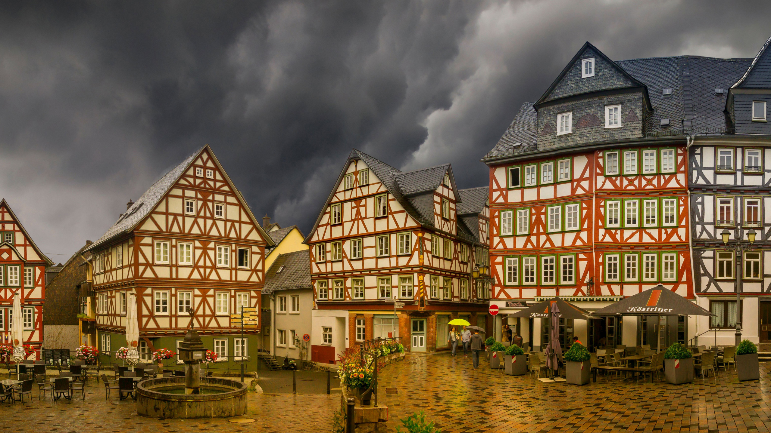Wetzlar, Cloud, Building, Property, Window. Wallpaper in 2560x1440 Resolution