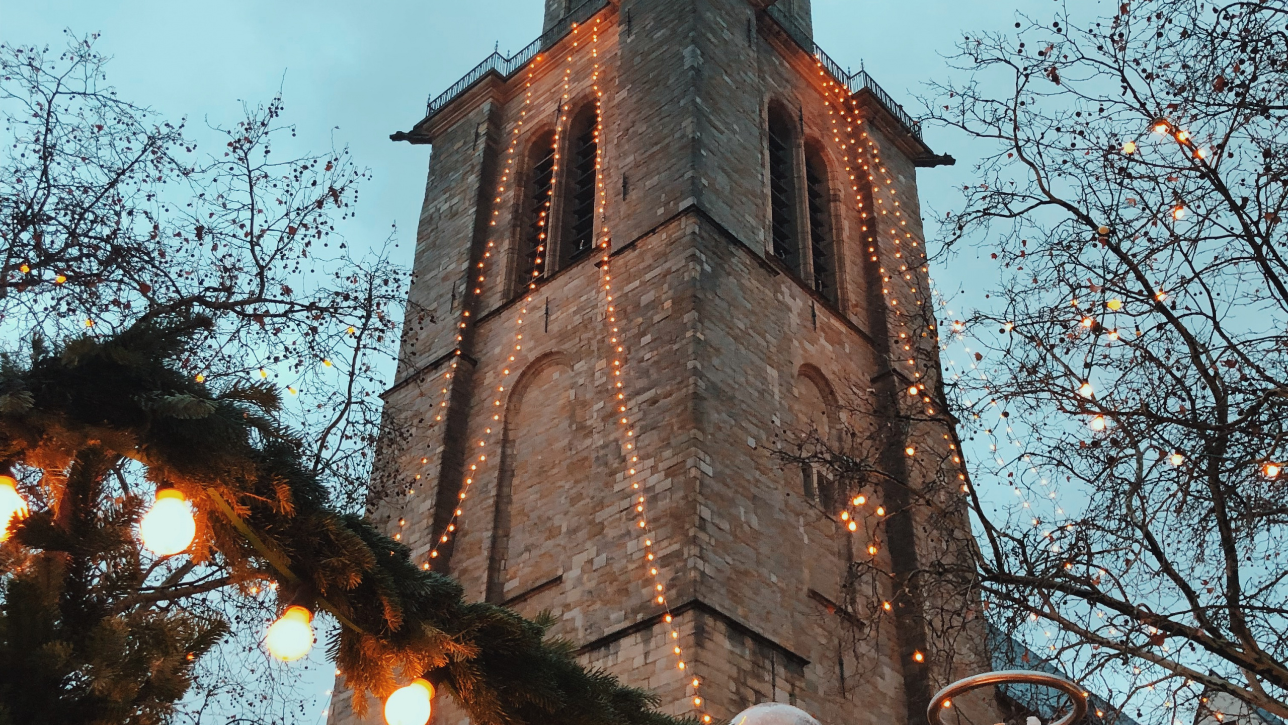 Rameau, Fleuron, Spire, Clocher, Lieu de Culte. Wallpaper in 2560x1440 Resolution