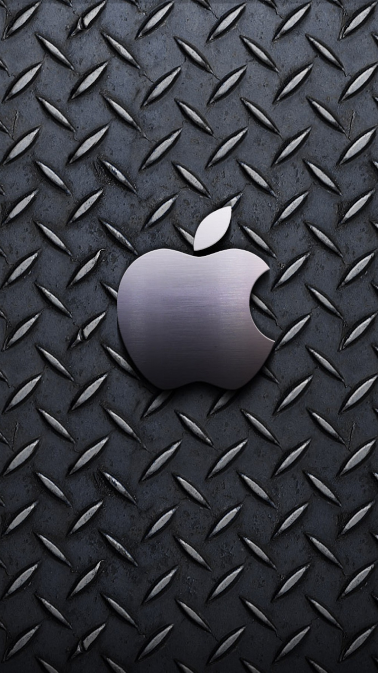 Manzana Blanca Sobre Textil Negro. Wallpaper in 750x1334 Resolution