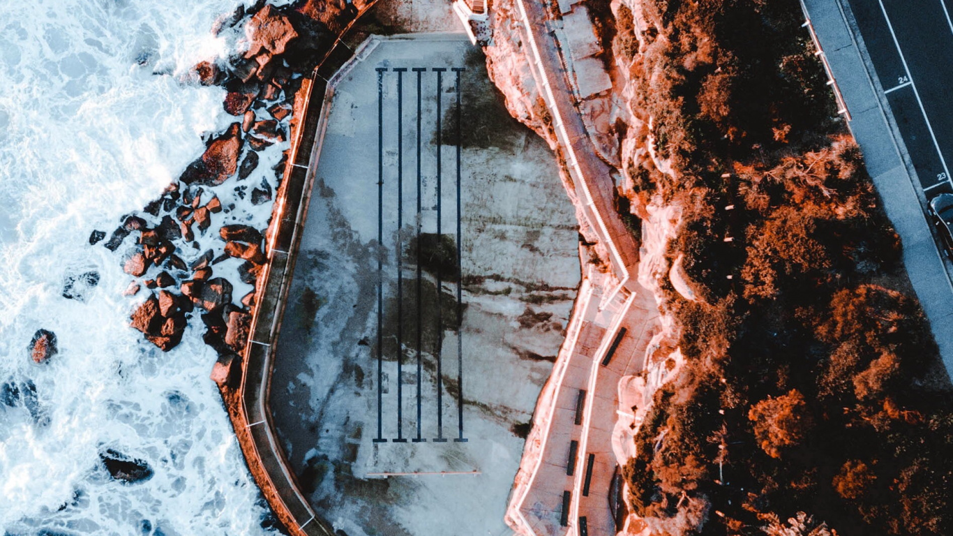 Eau, Fenêtre, Bâtiment, Rameau, Automobile Pneu. Wallpaper in 1366x768 Resolution