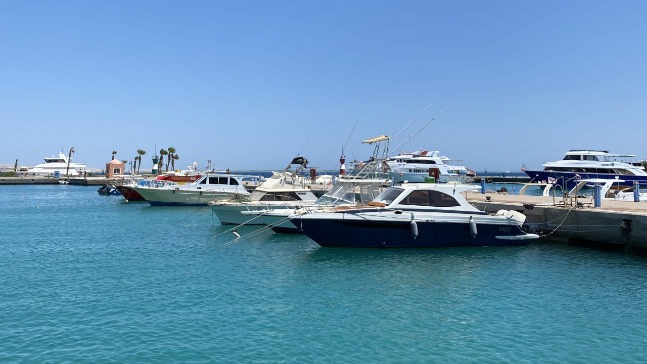 Marina, Ferry, Eau, Superyacht, Motomarine. Wallpaper in 1280x720 Resolution