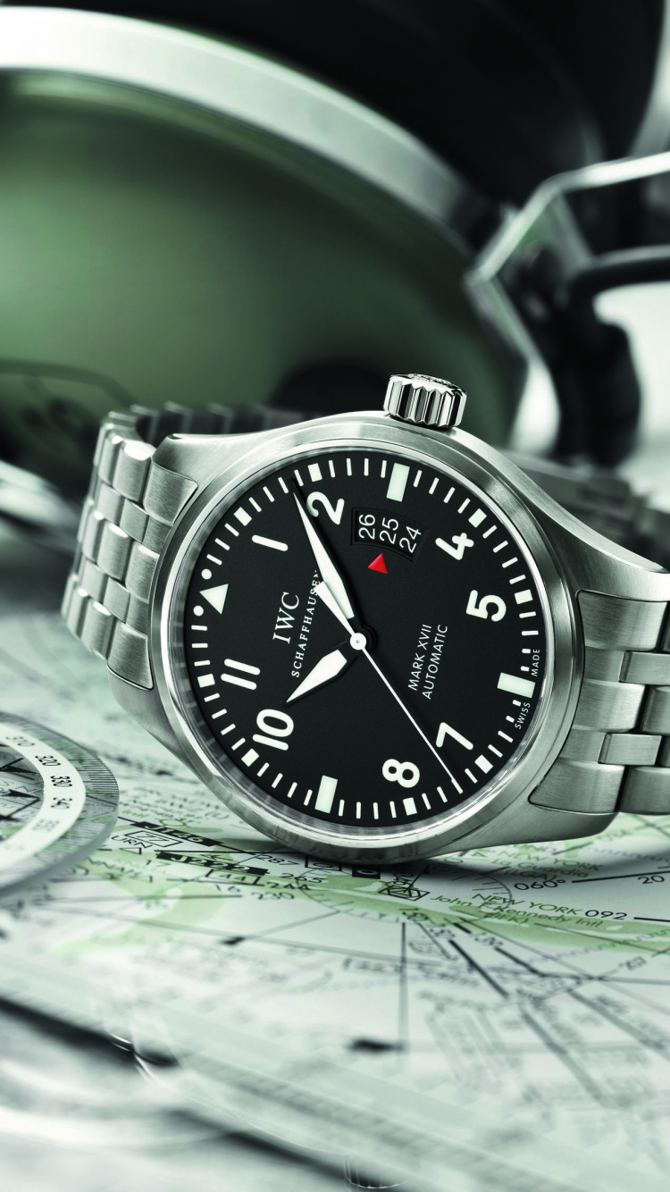 Montre Analogique Argent et Noir. Wallpaper in 750x1334 Resolution