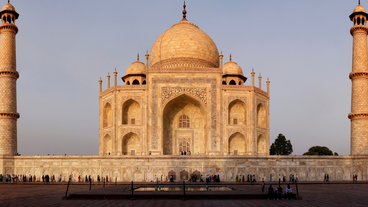 Edificio de Hormigón Marrón Durante el Día.. Wallpaper in 1280x720 Resolution