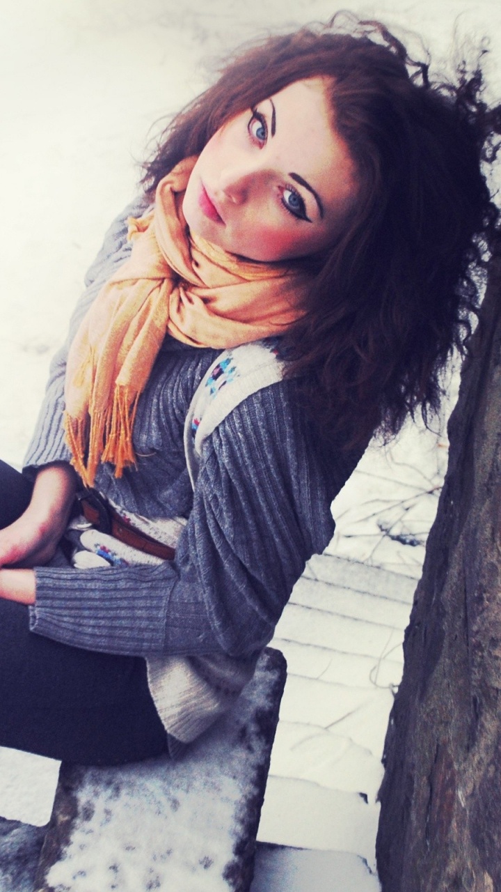 坐, 女人, 女孩, 黑头发, 牛仔裤 壁纸 720x1280 允许