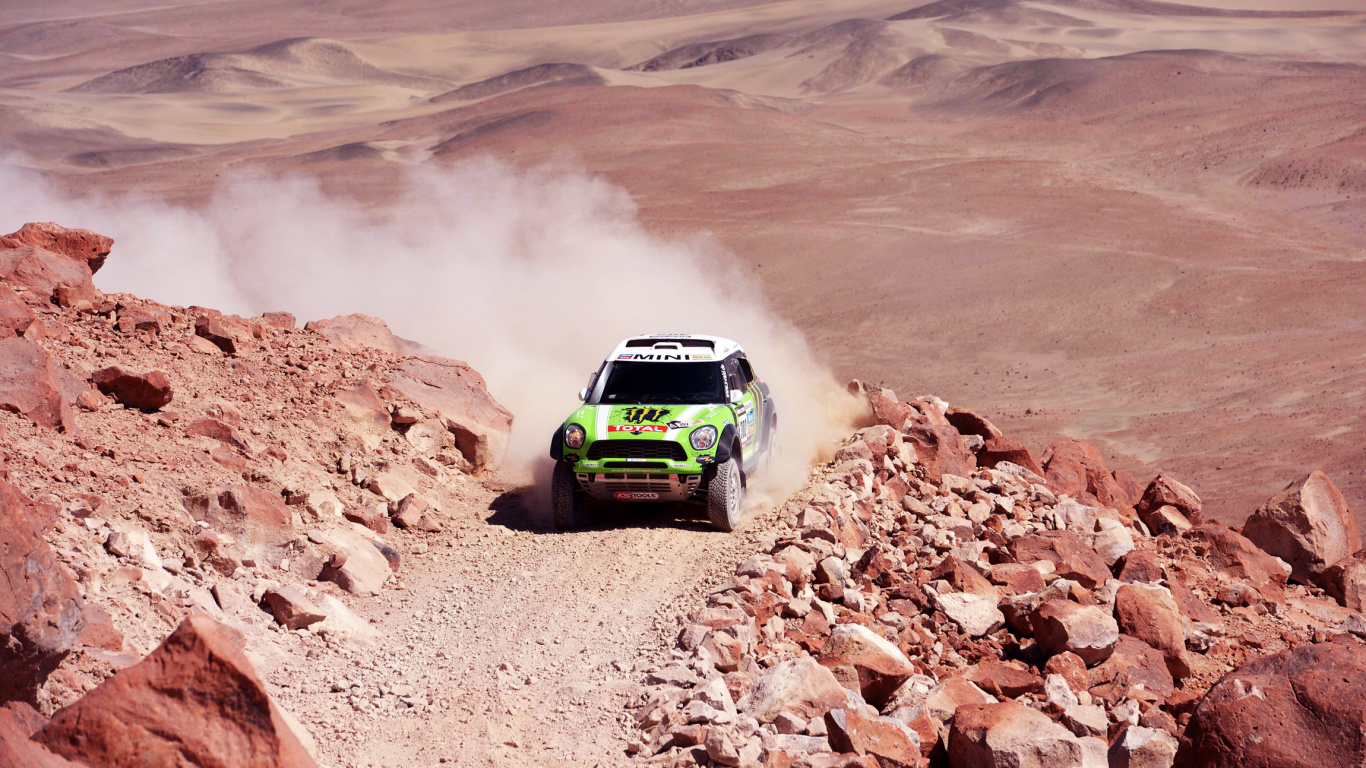 Grüner Und Schwarzer Chevrolet Camaro Auf Braunem Felsigem Berg Tagsüber. Wallpaper in 1366x768 Resolution