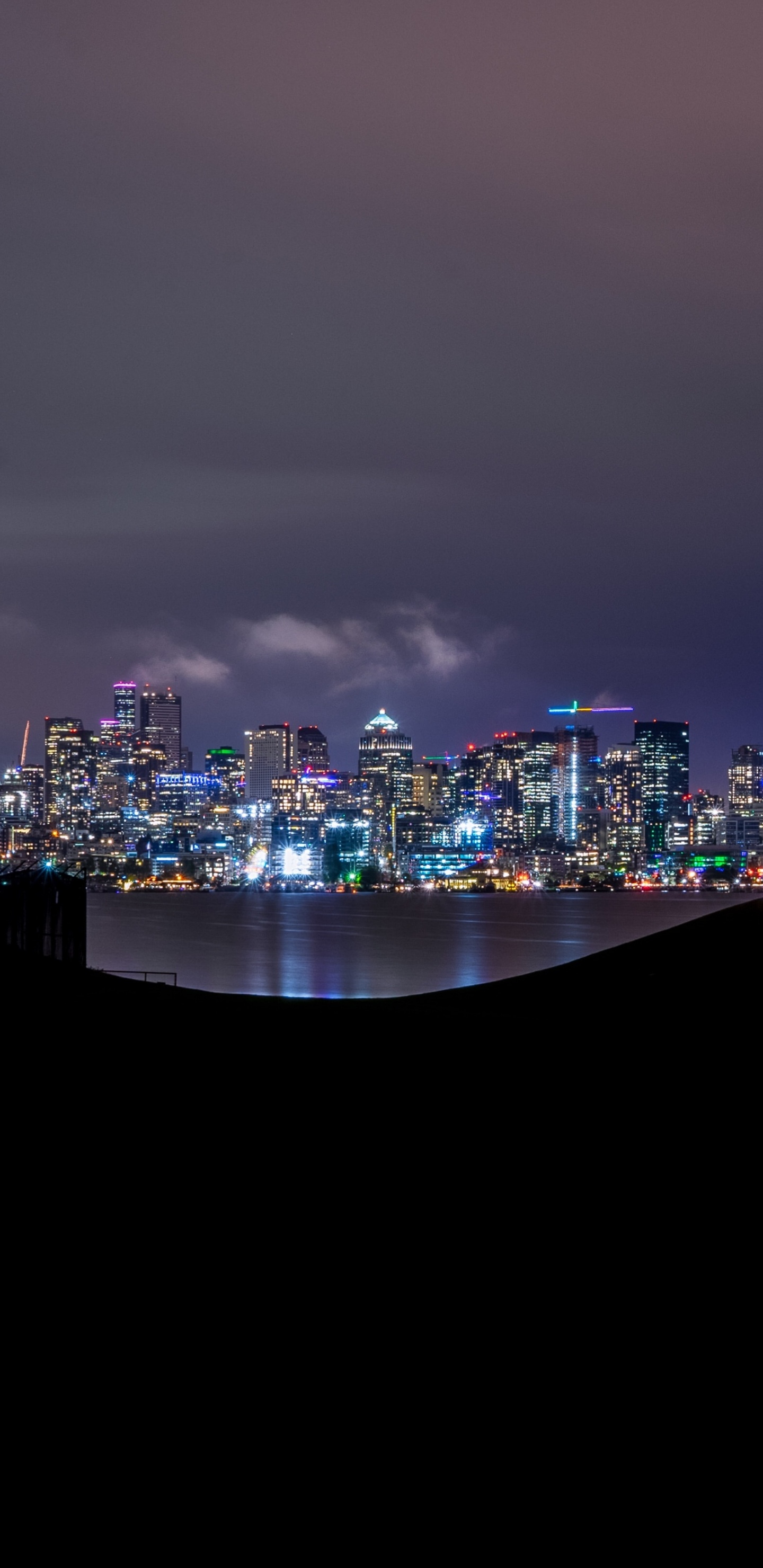 Skyline Der Stadt Bei Nacht Night. Wallpaper in 1440x2960 Resolution