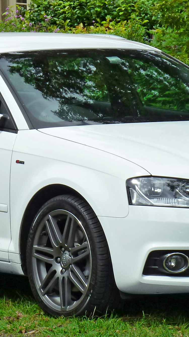 White Bmw m 3 Coupe. Wallpaper in 750x1334 Resolution