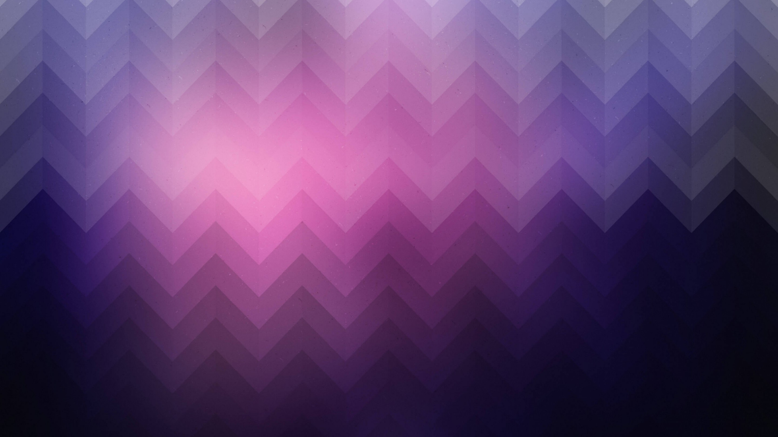 Lila Und Schwarzes Chevron-Textil. Wallpaper in 2560x1440 Resolution
