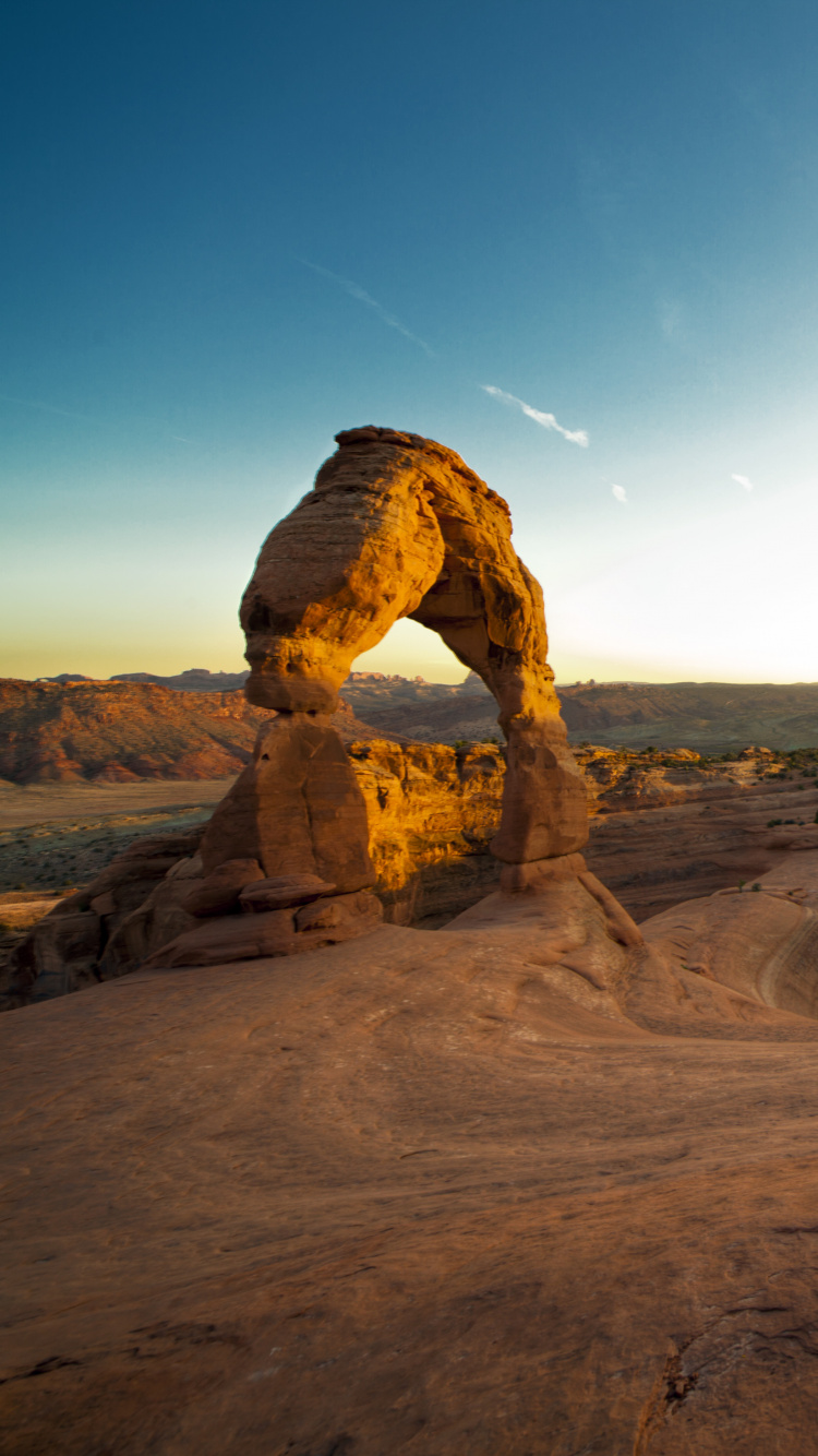 Brown Rock Formation Under Blue Sky During Daytime. Wallpaper in 750x1334 Resolution
