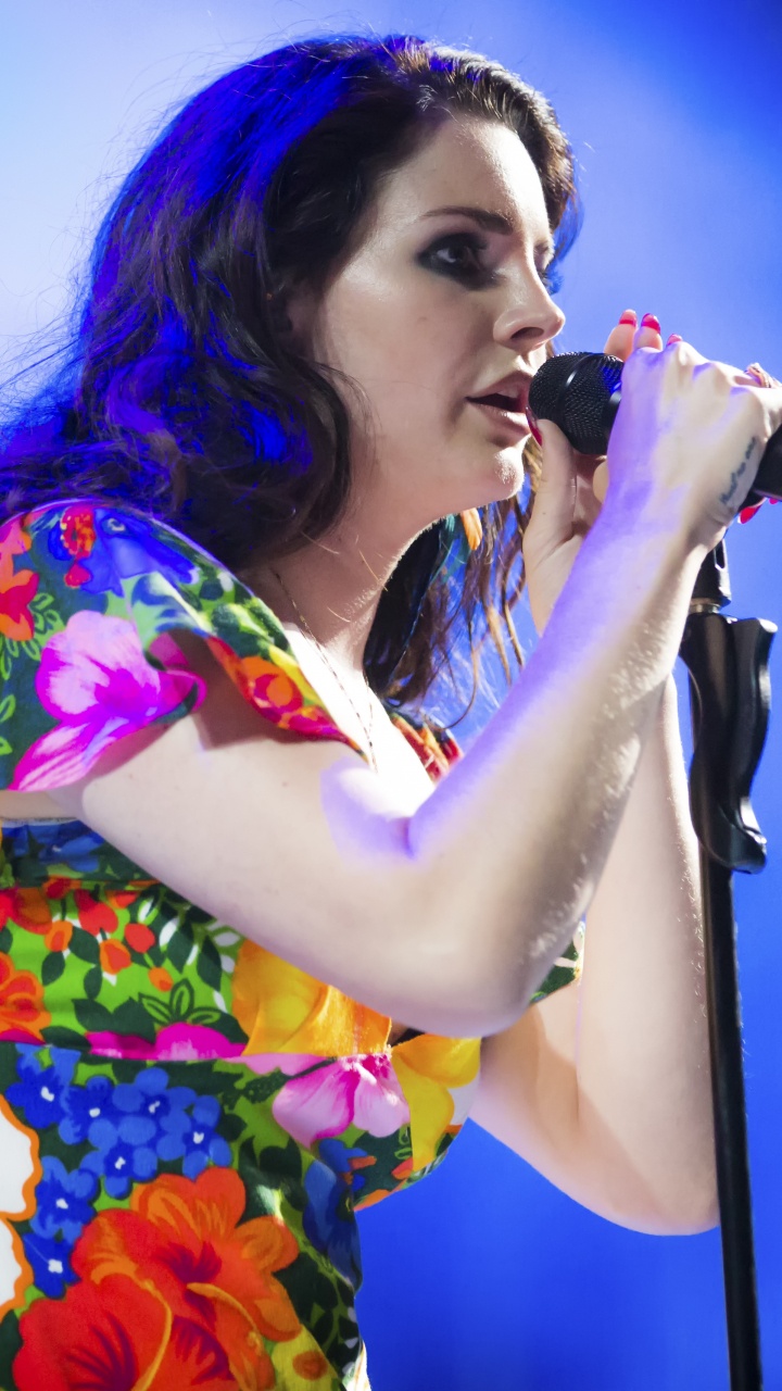 Lana Del Rey, Performance, Entertainment, Music Artist, Performing Arts. Wallpaper in 720x1280 Resolution