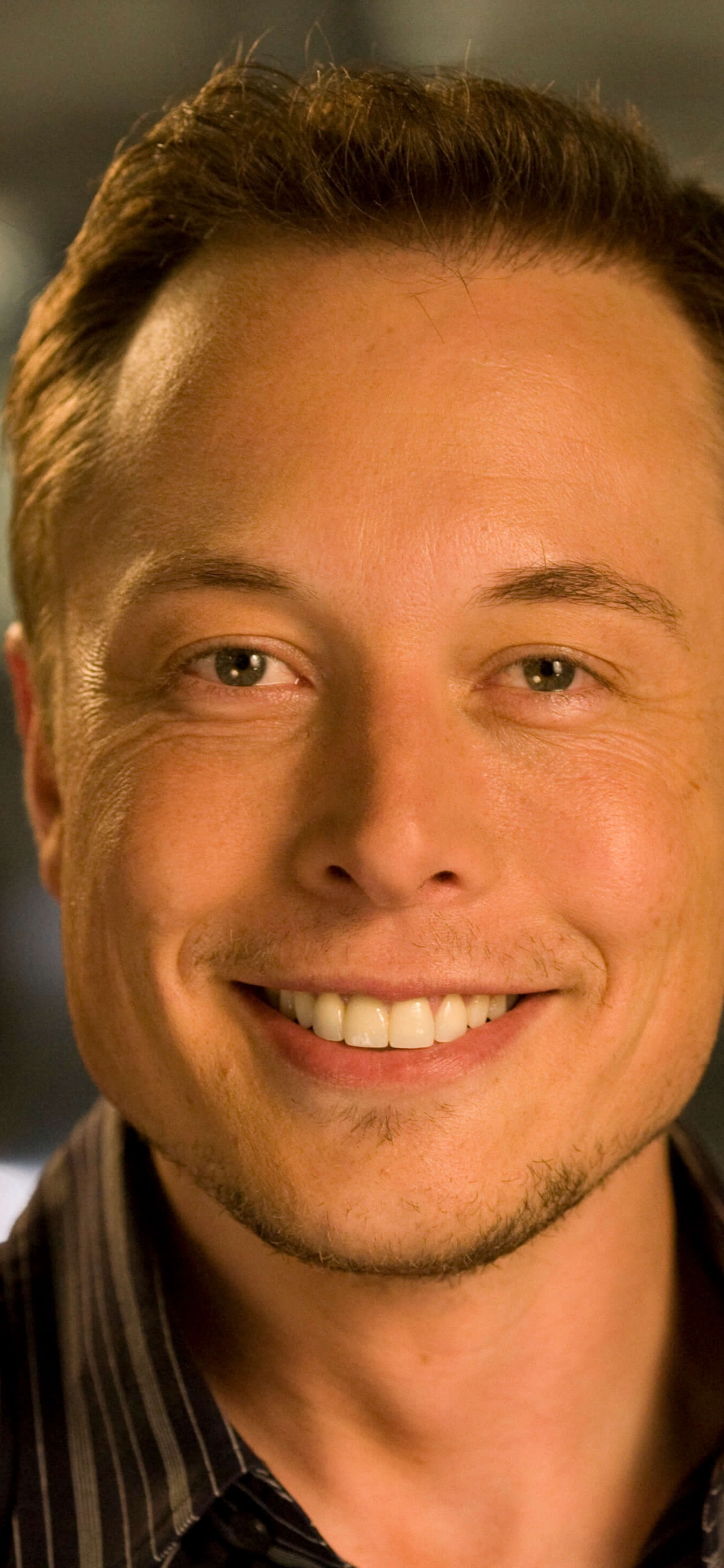 Elon Musk, SpaceX, Gesicht, Mimik, Lächeln. Wallpaper in 1242x2688 Resolution