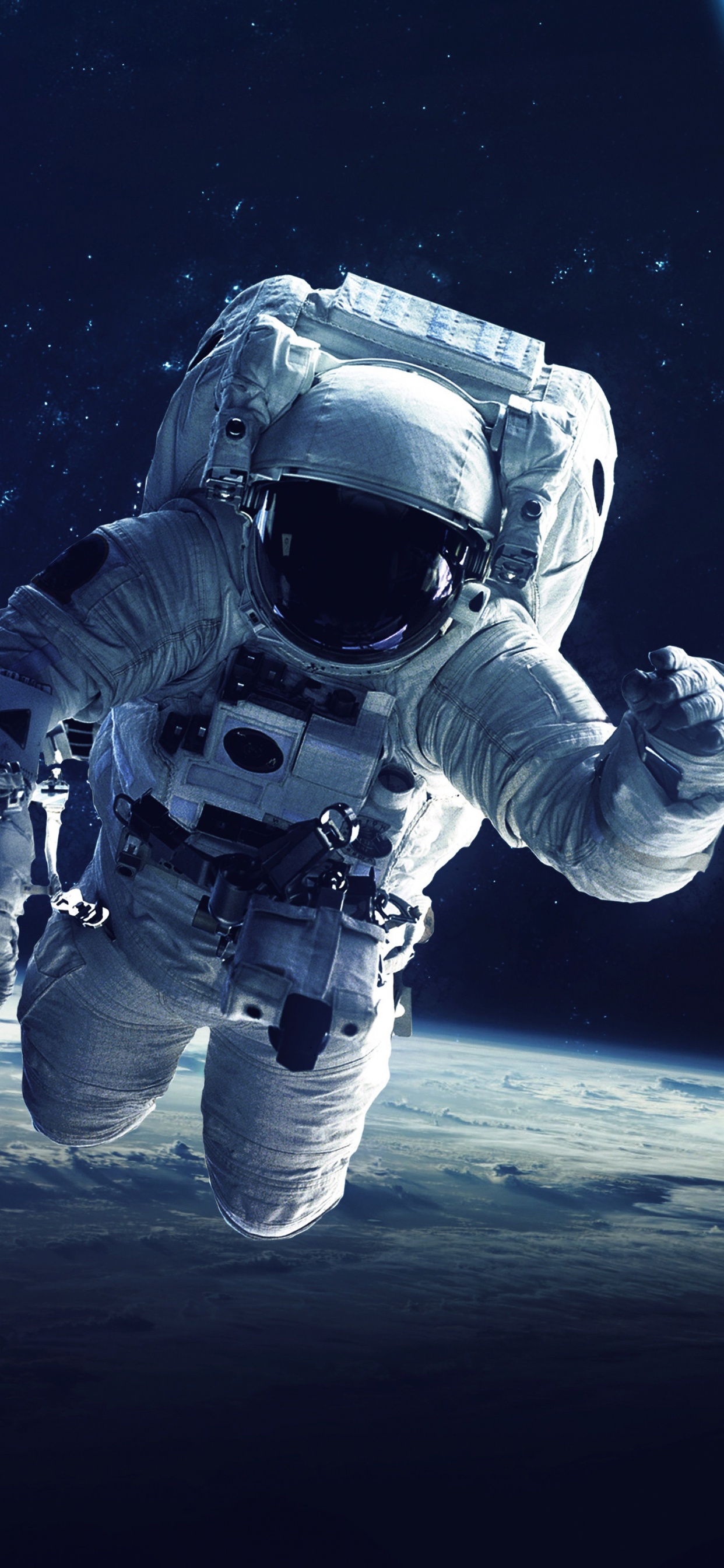 Personne en Costume Blanc et Noir Avec Casque Bleu et Blanc. Wallpaper in 1242x2688 Resolution