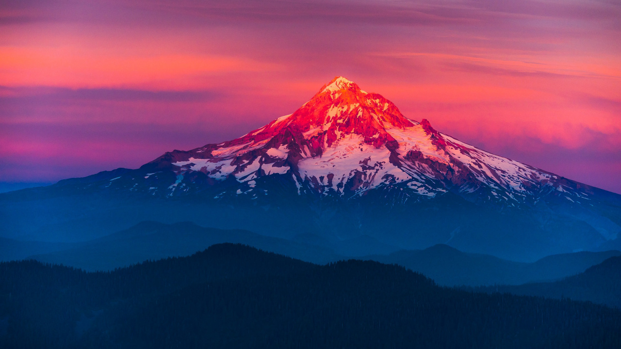 Montagne Couverte de Neige au Coucher du Soleil. Wallpaper in 1280x720 Resolution