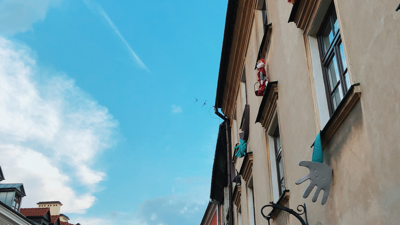 Fenster, Stadt, Nachbarschaft, Street, Gebäude. Wallpaper in 1366x768 Resolution