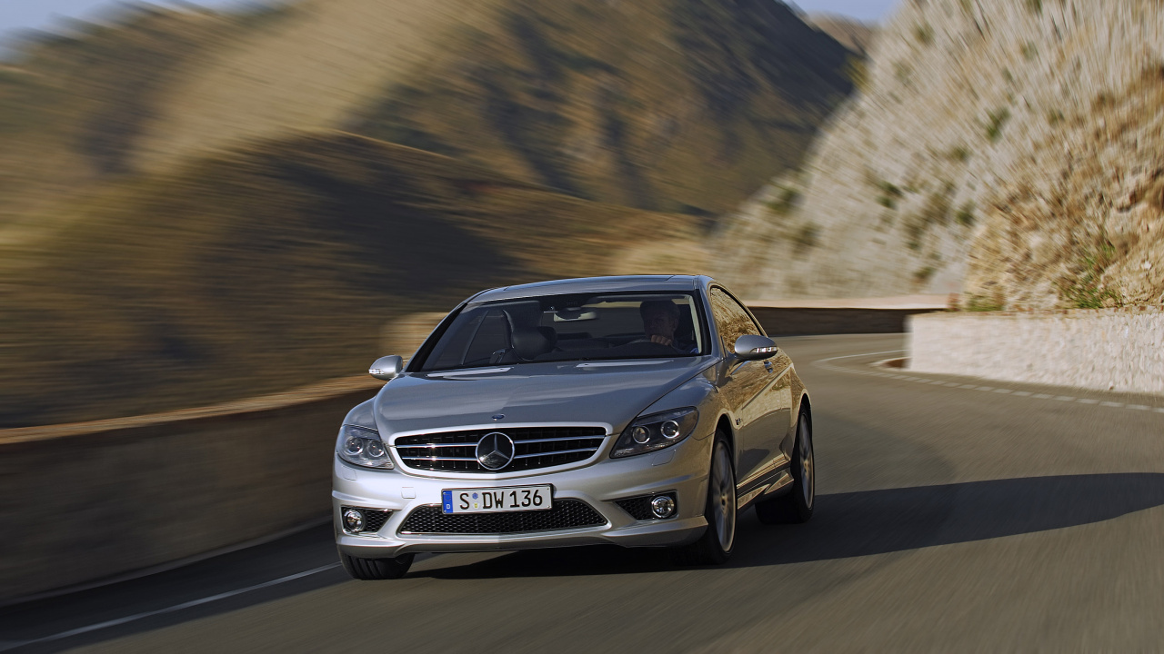 Schwarzer Audi a 4 Tagsüber Unterwegs. Wallpaper in 1280x720 Resolution