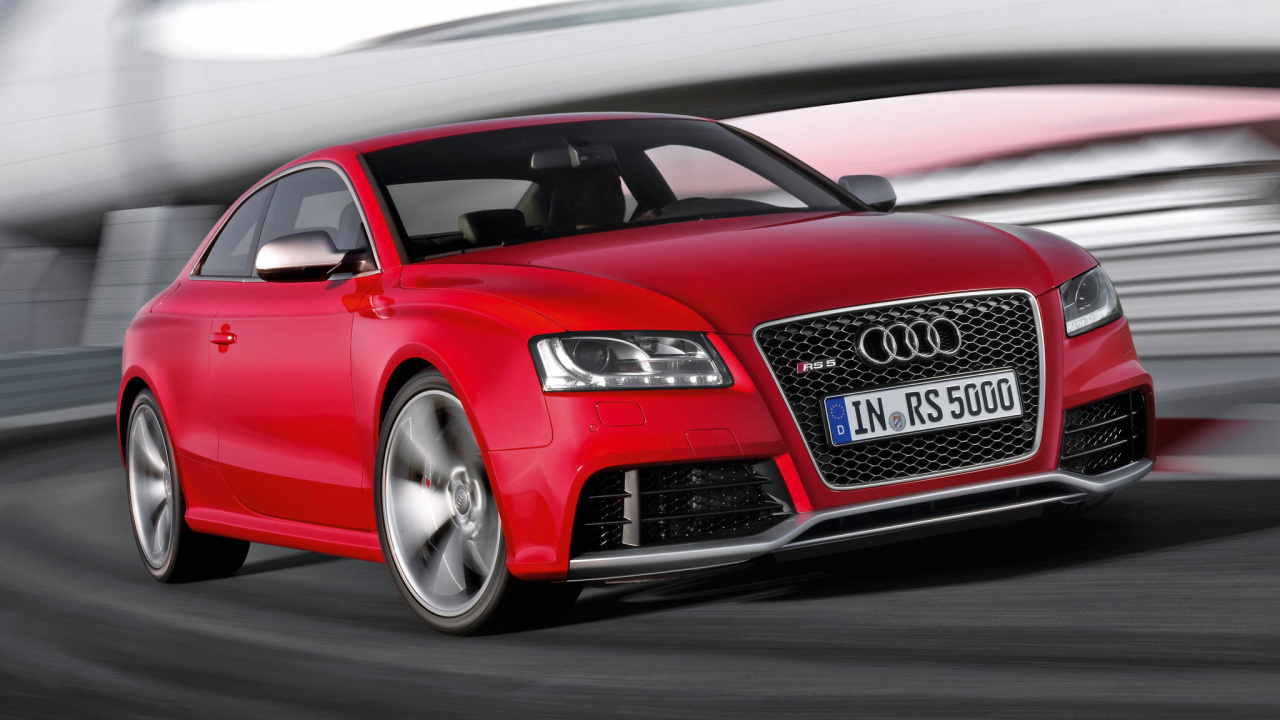 Roter Audi a 4 Tagsüber Unterwegs. Wallpaper in 1280x720 Resolution