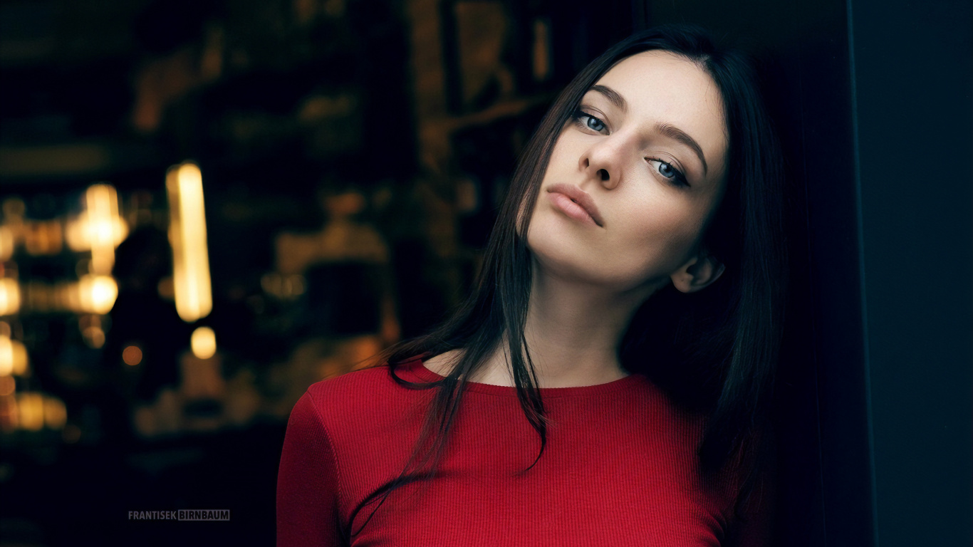 Cabello, Rojo, Belleza, Ceja, Cabeza. Wallpaper in 1366x768 Resolution