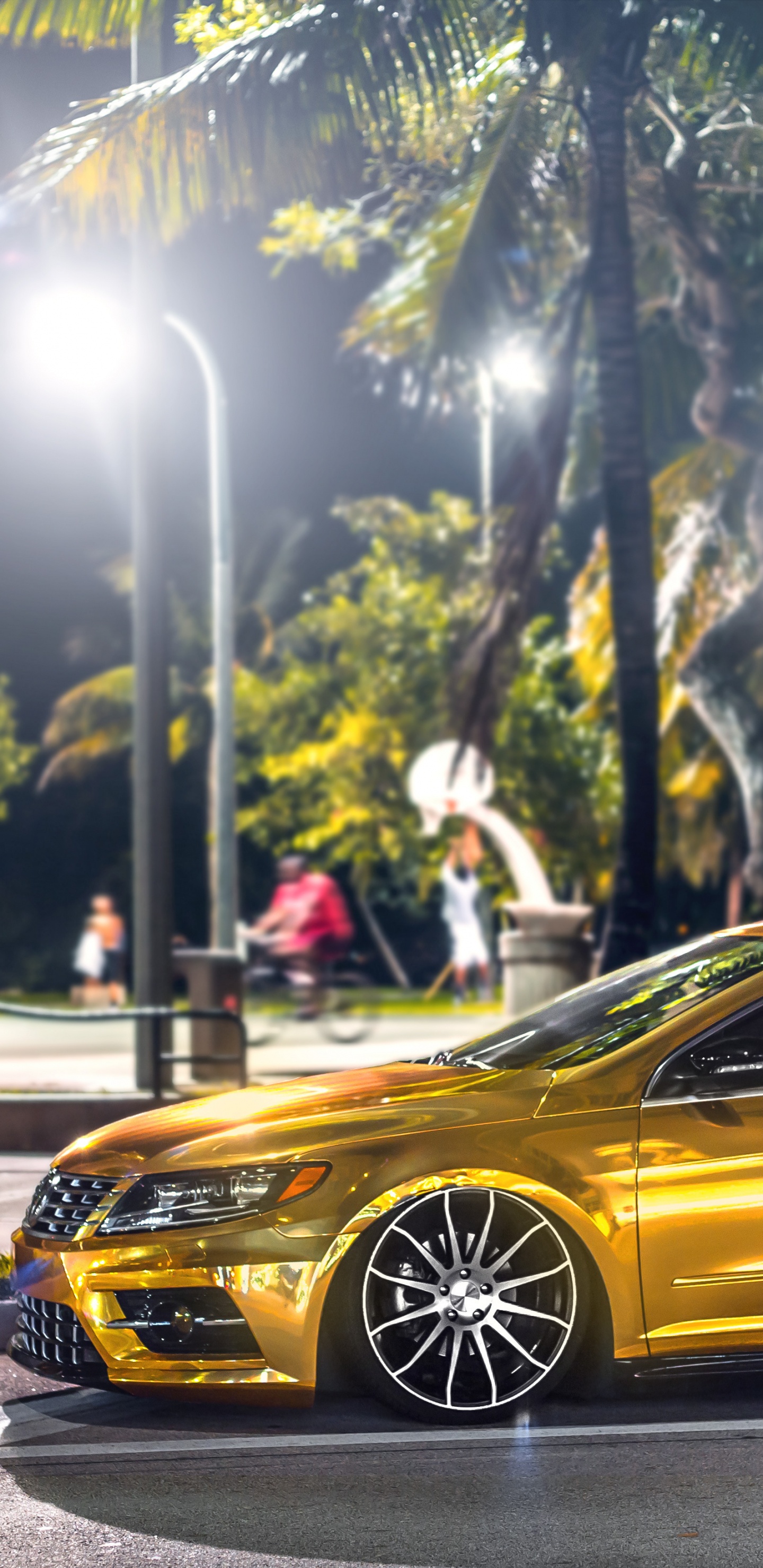 Porsche 911 Jaune Garée Sur Route Pendant la Journée. Wallpaper in 1440x2960 Resolution