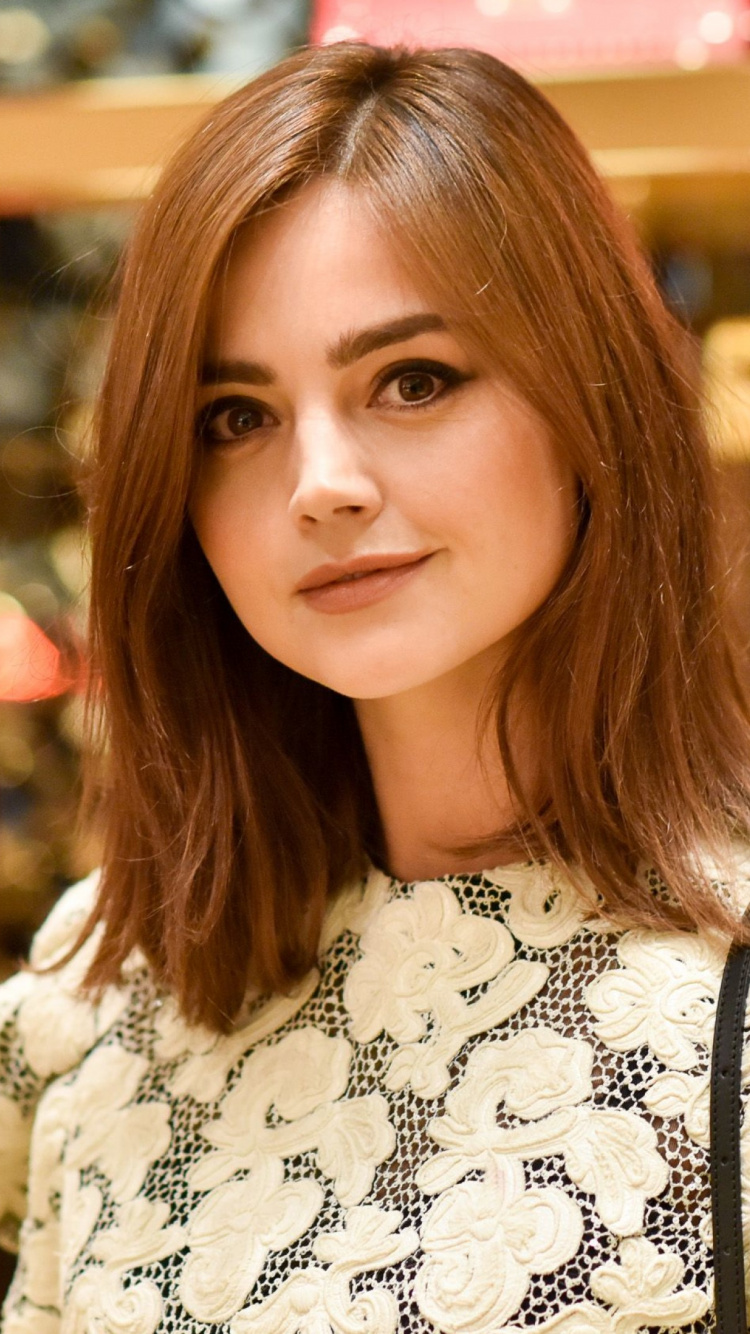 Jenna Coleman Corte de Cabello, Jenna Coleman, Victoria, Cabello, Piel. Wallpaper in 750x1334 Resolution